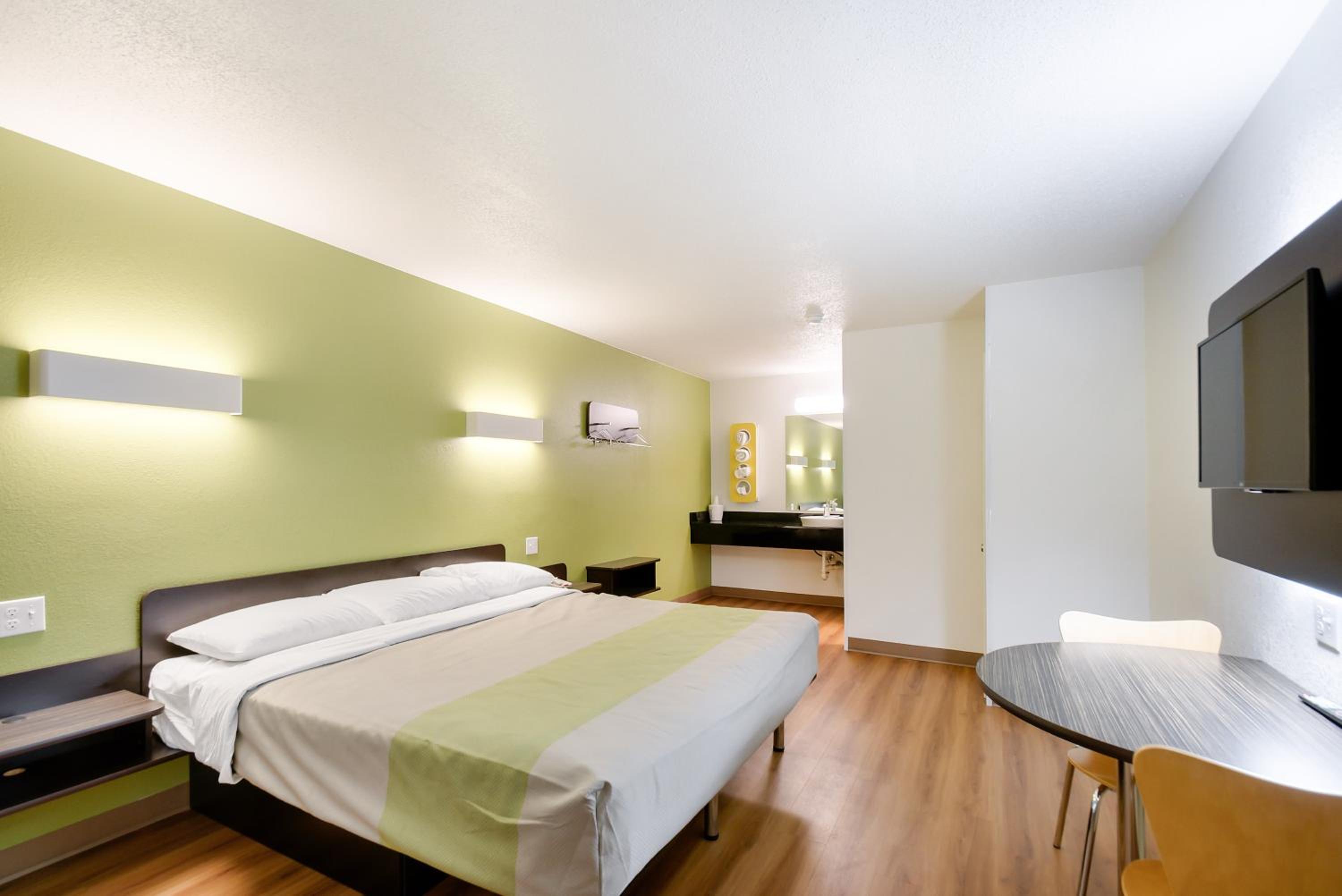 Motel 6-Charles Town, WV