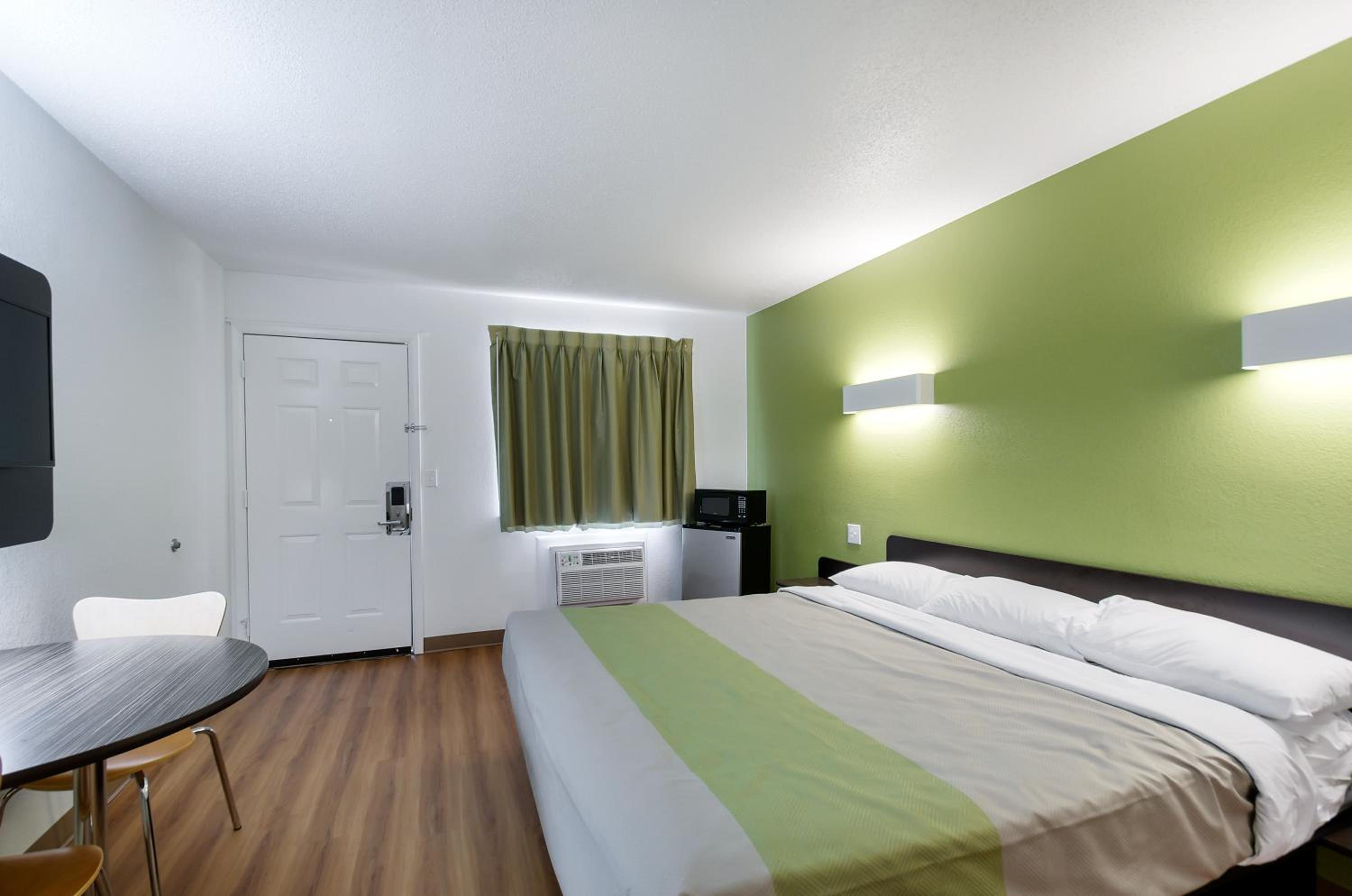 Motel 6-Charles Town, WV