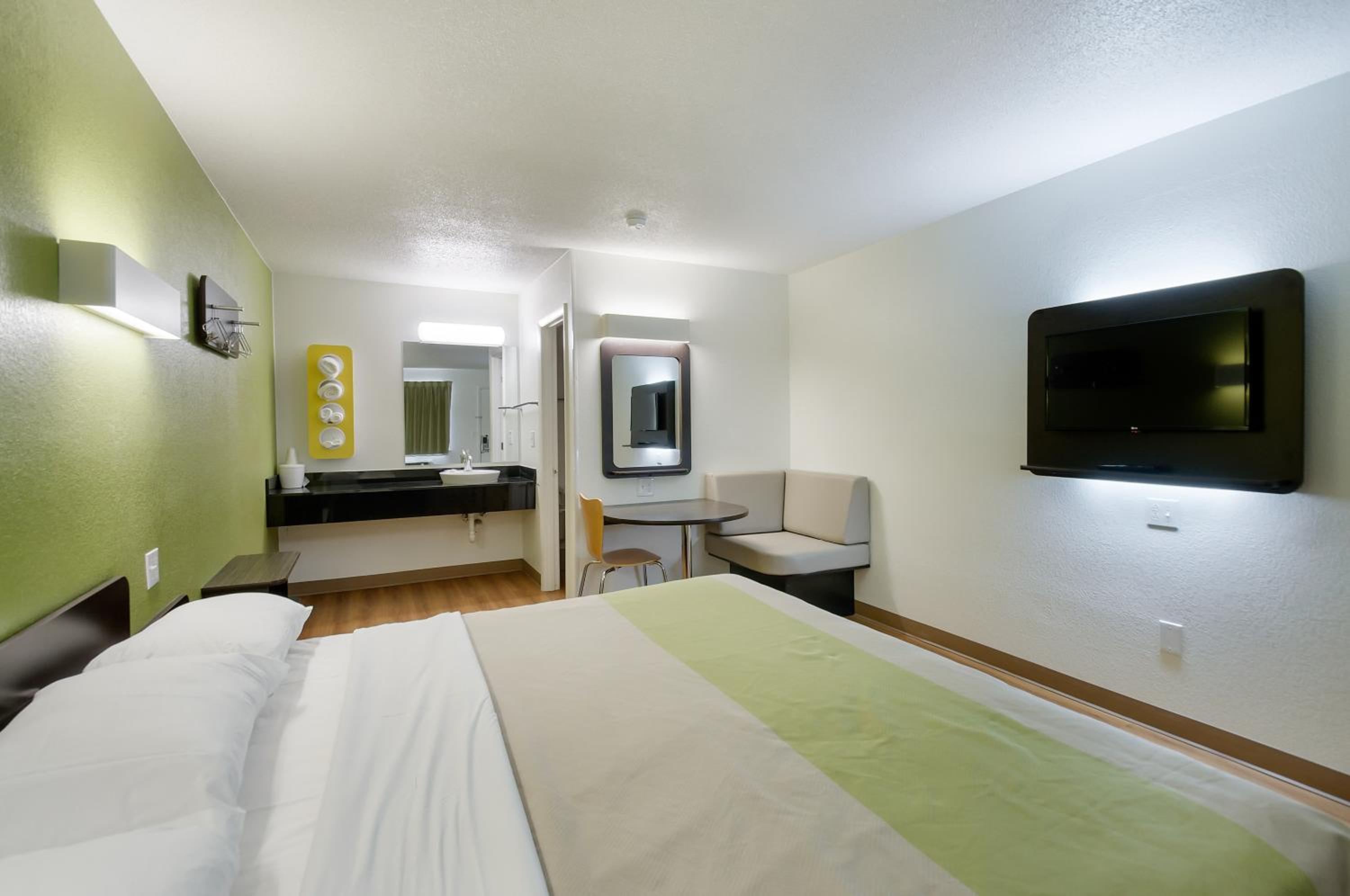 Motel 6-Charles Town, WV
