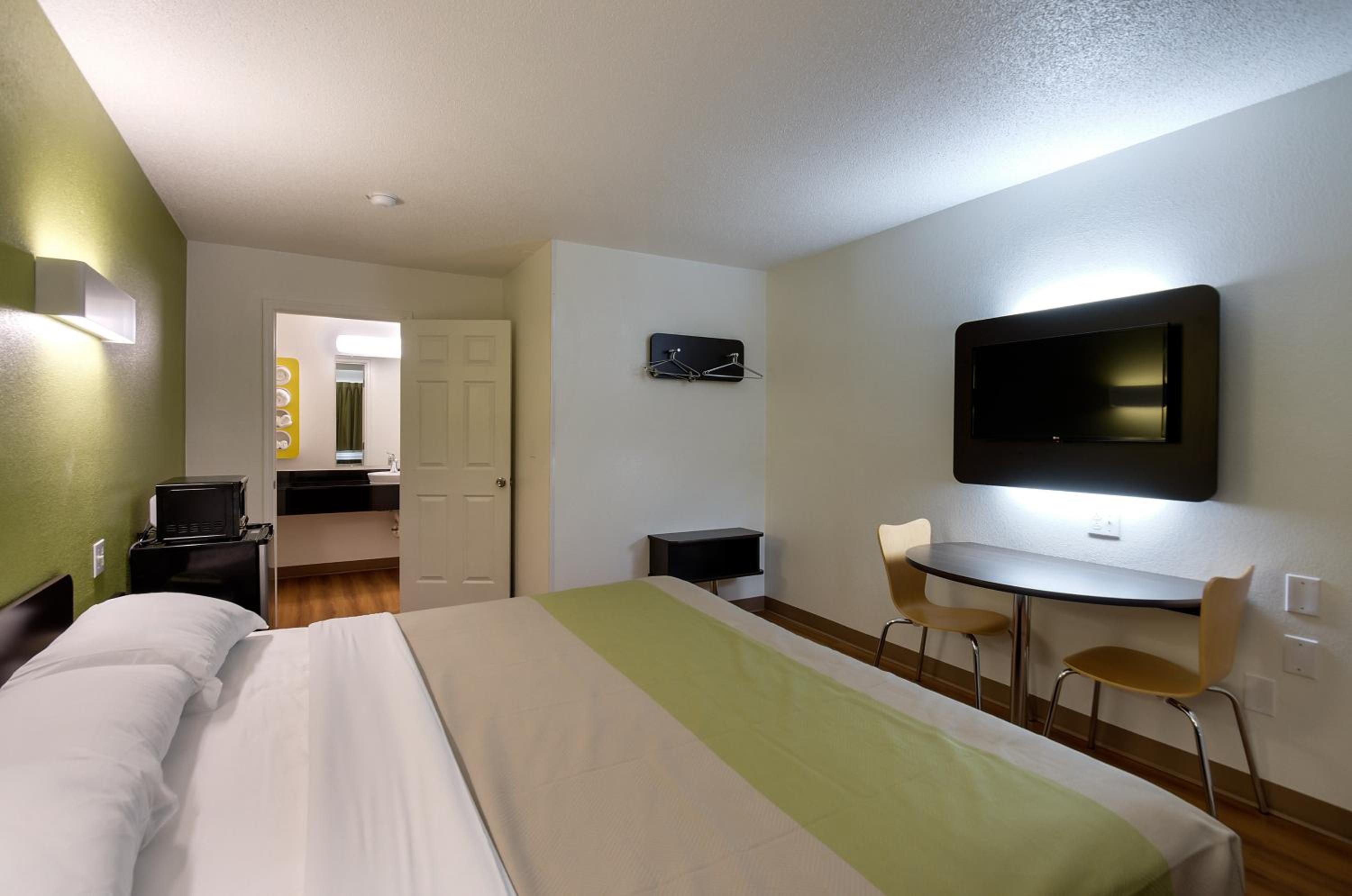 Motel 6-Charles Town, WV