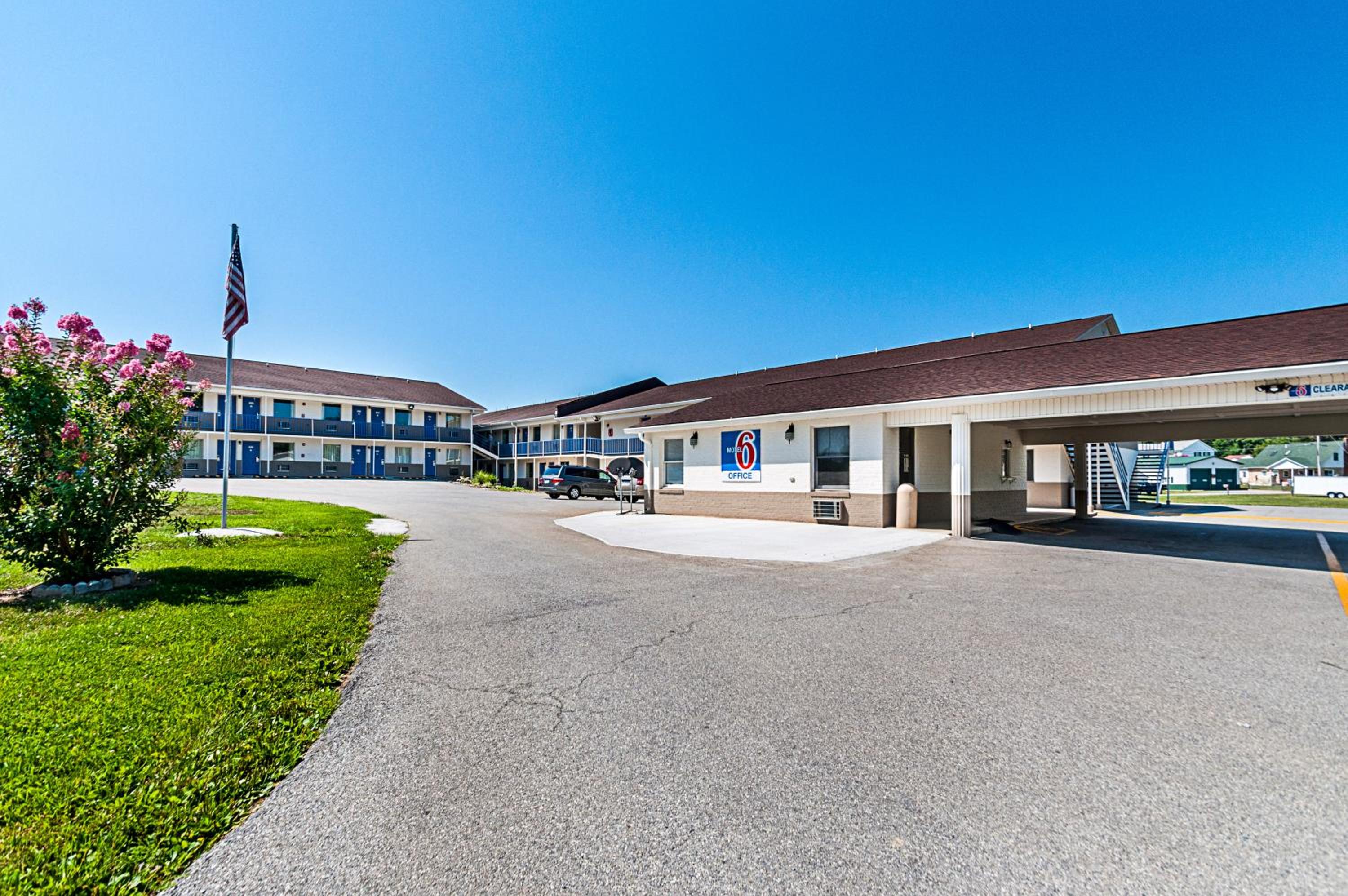 Motel 6-Charles Town, WV