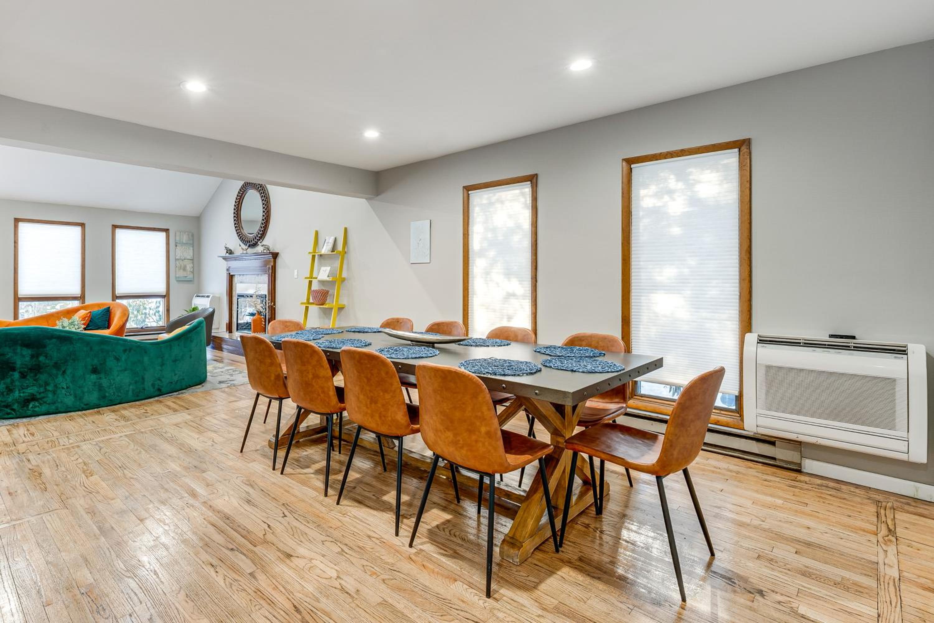Hot Tub and Game Room Spacious Poconos Escape!
