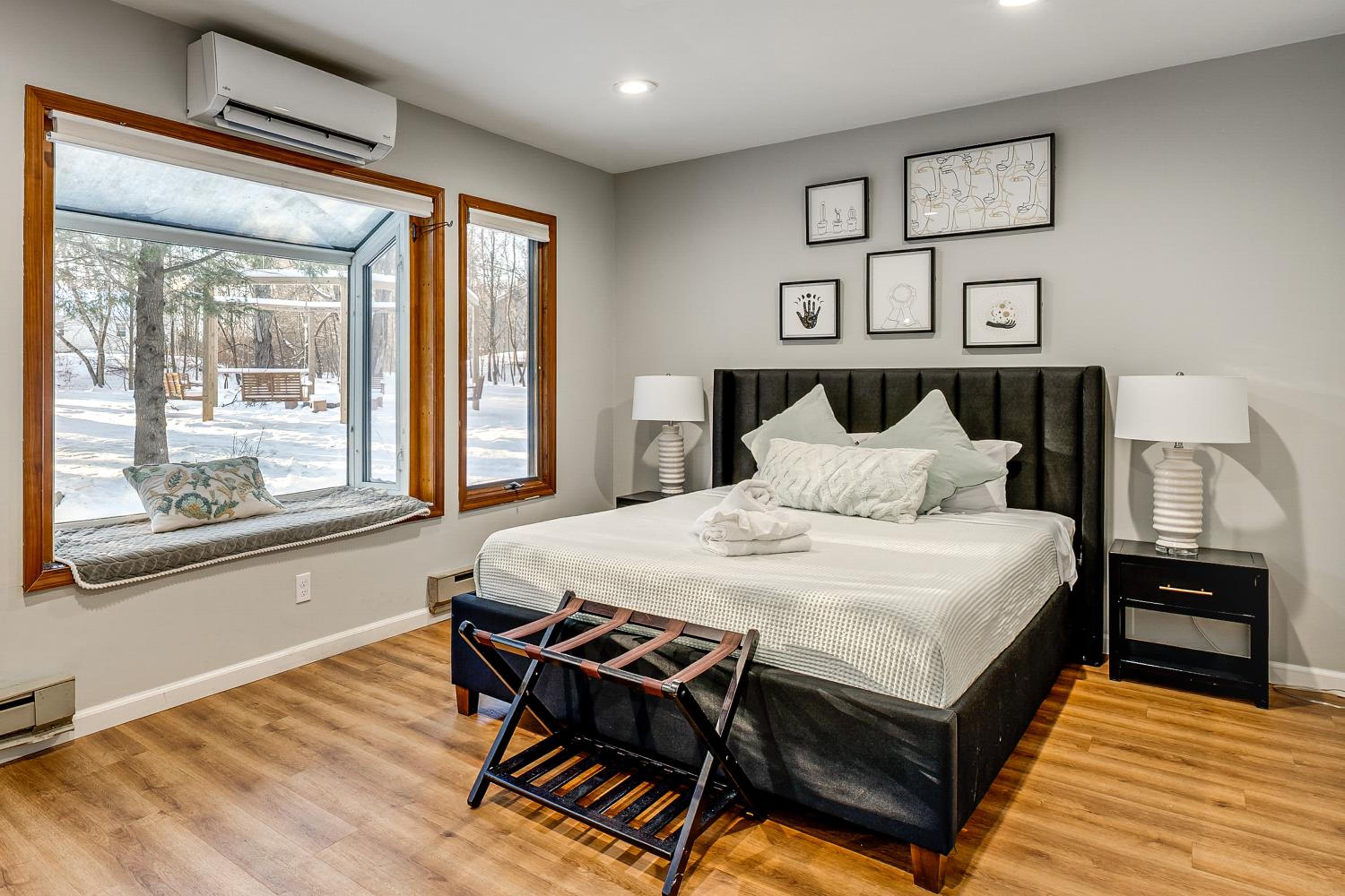 Hot Tub and Game Room Spacious Poconos Escape!