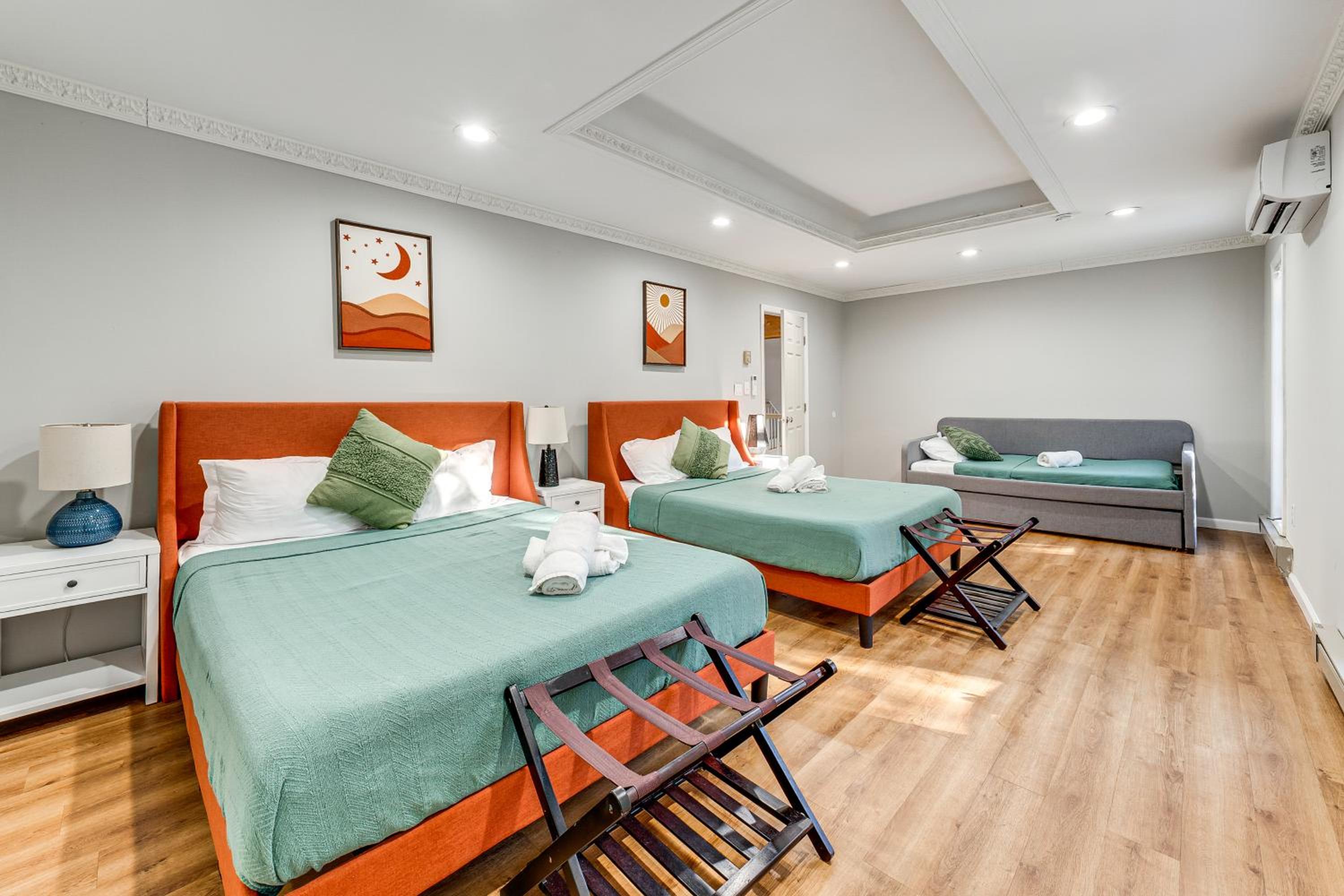 Hot Tub and Game Room Spacious Poconos Escape!