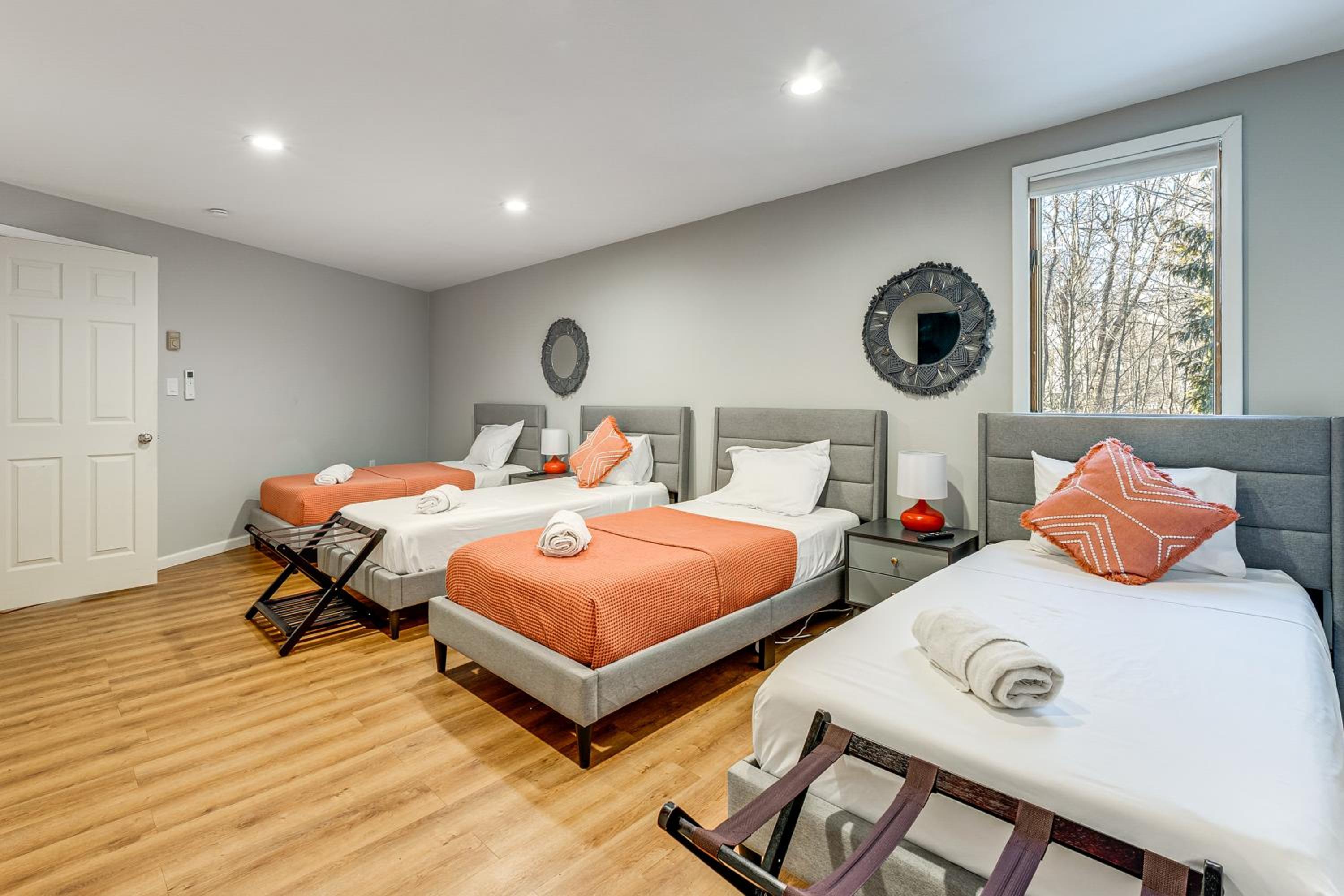 Hot Tub and Game Room Spacious Poconos Escape!