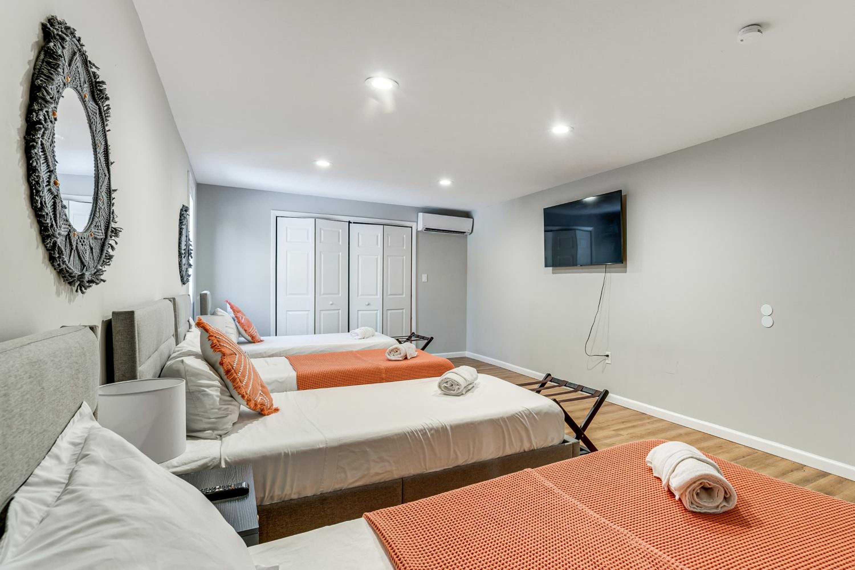 Hot Tub and Game Room Spacious Poconos Escape!
