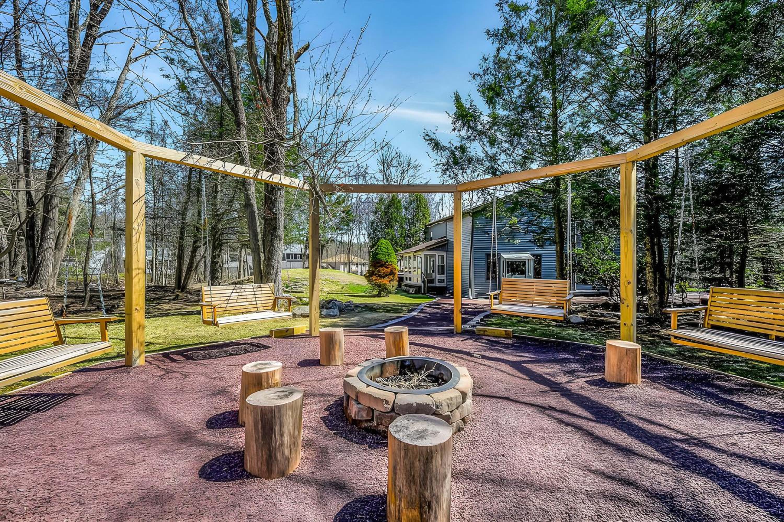 Hot Tub and Game Room Spacious Poconos Escape!