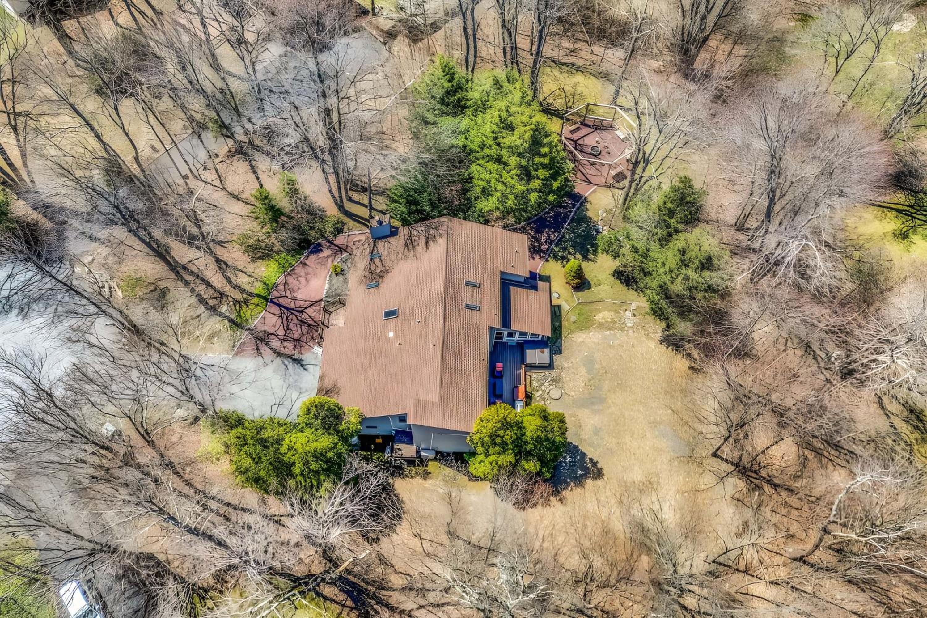 Hot Tub and Game Room Spacious Poconos Escape!