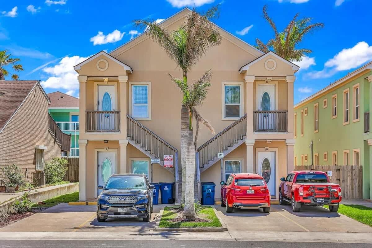 Beachfront South Padre Retreat w Balcony & Pool