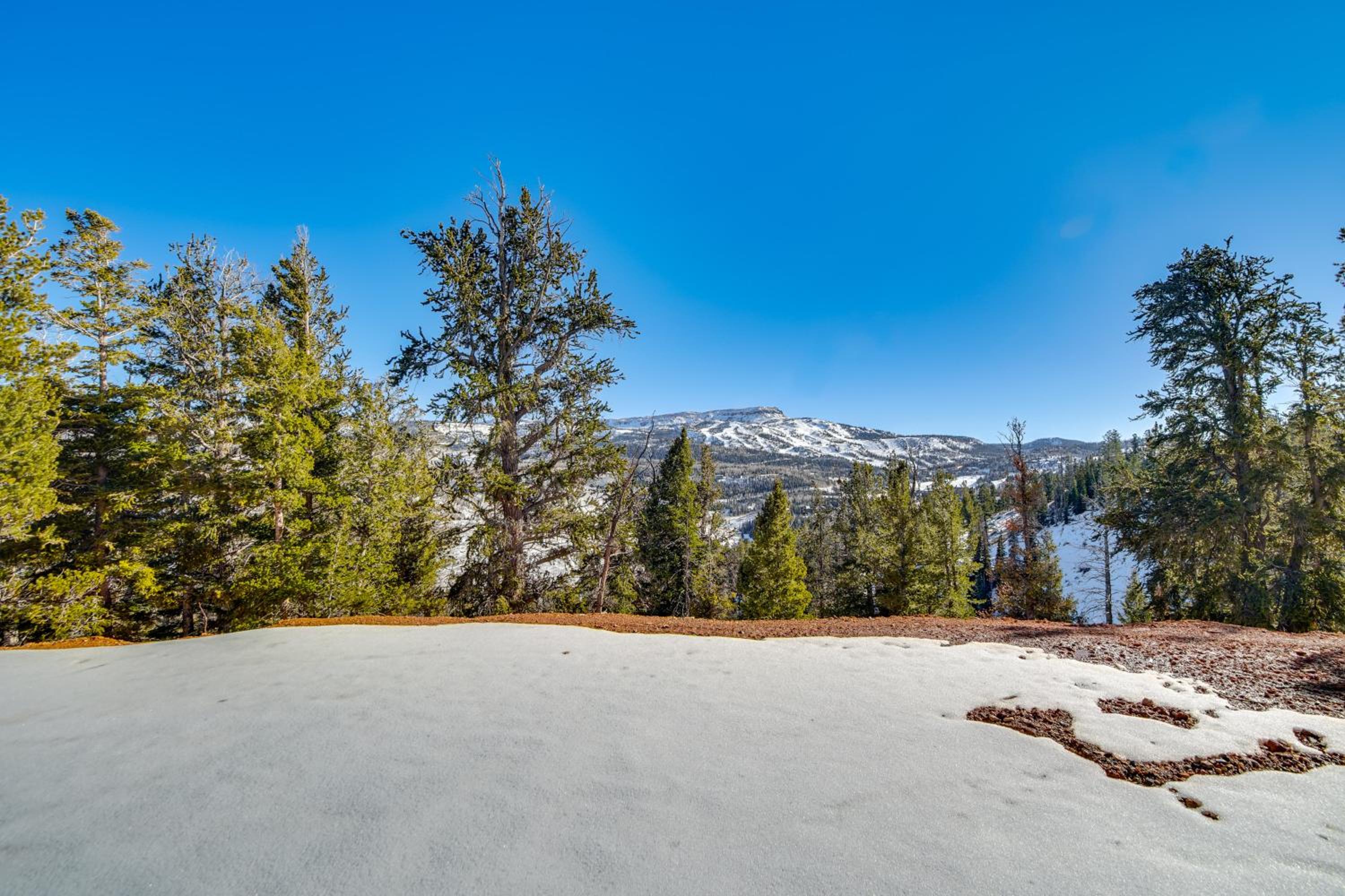 5 Mins to Brian Head Resort Family Gem with Views