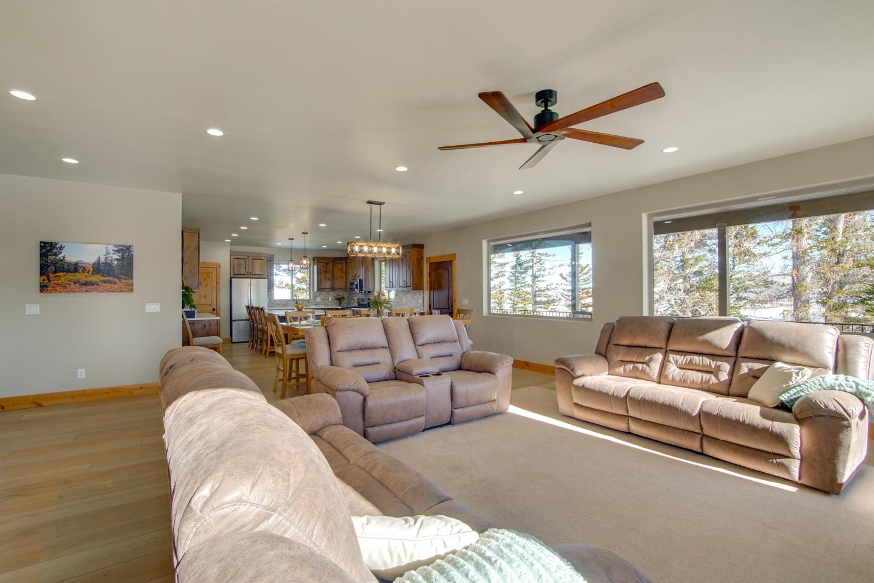 5 Mins to Brian Head Resort Family Gem with Views