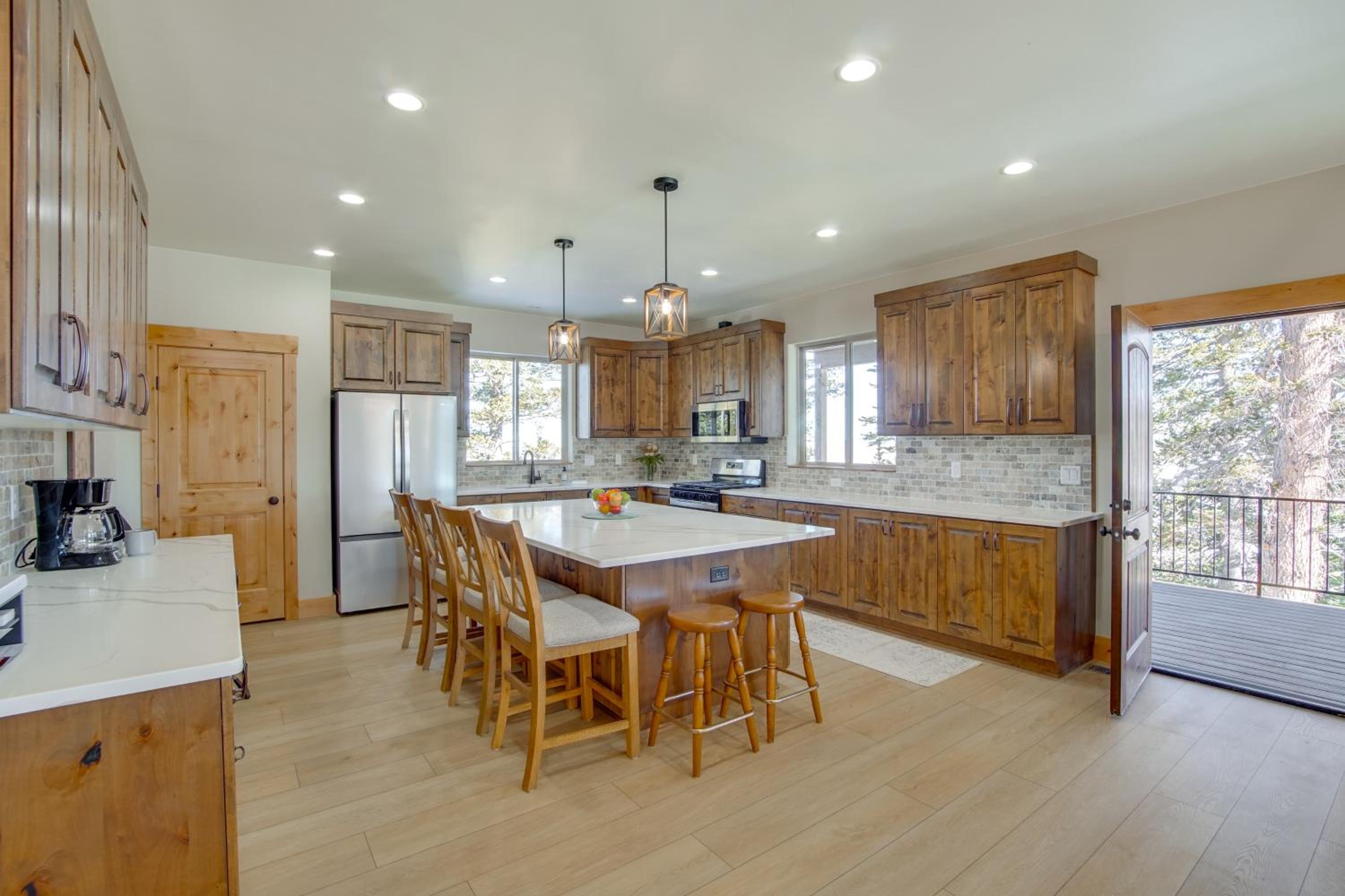 5 Mins to Brian Head Resort Family Gem with Views