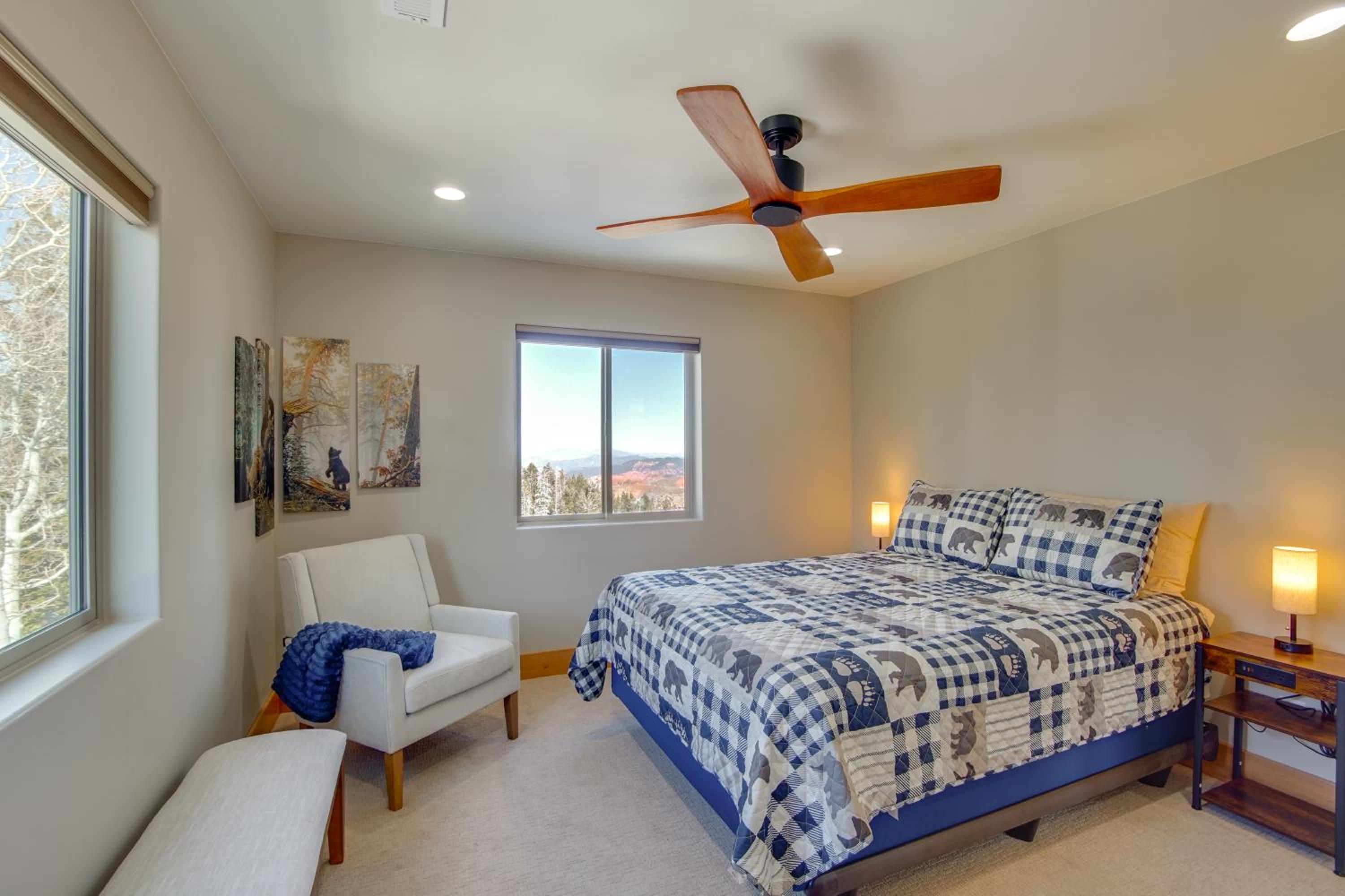 5 Mins to Brian Head Resort Family Gem with Views