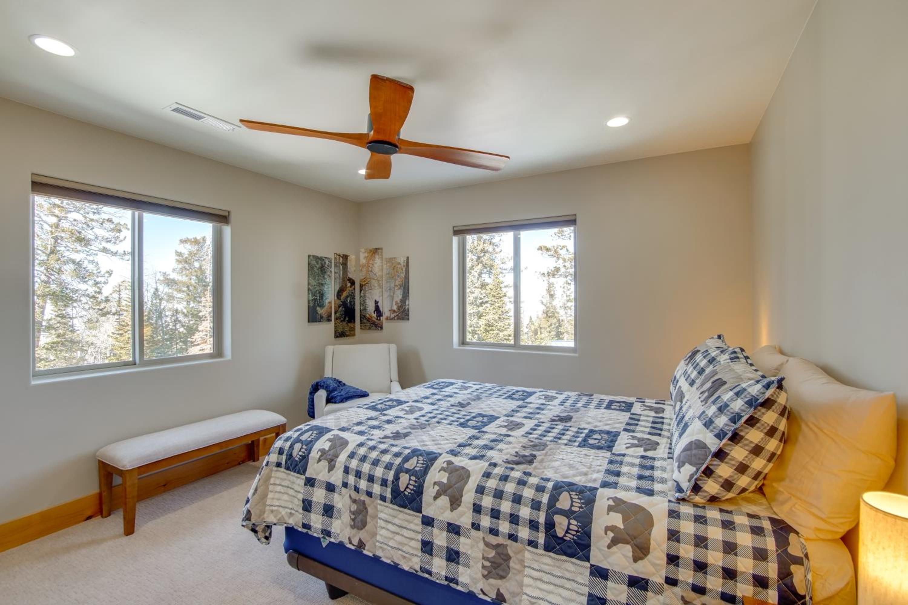 5 Mins to Brian Head Resort Family Gem with Views