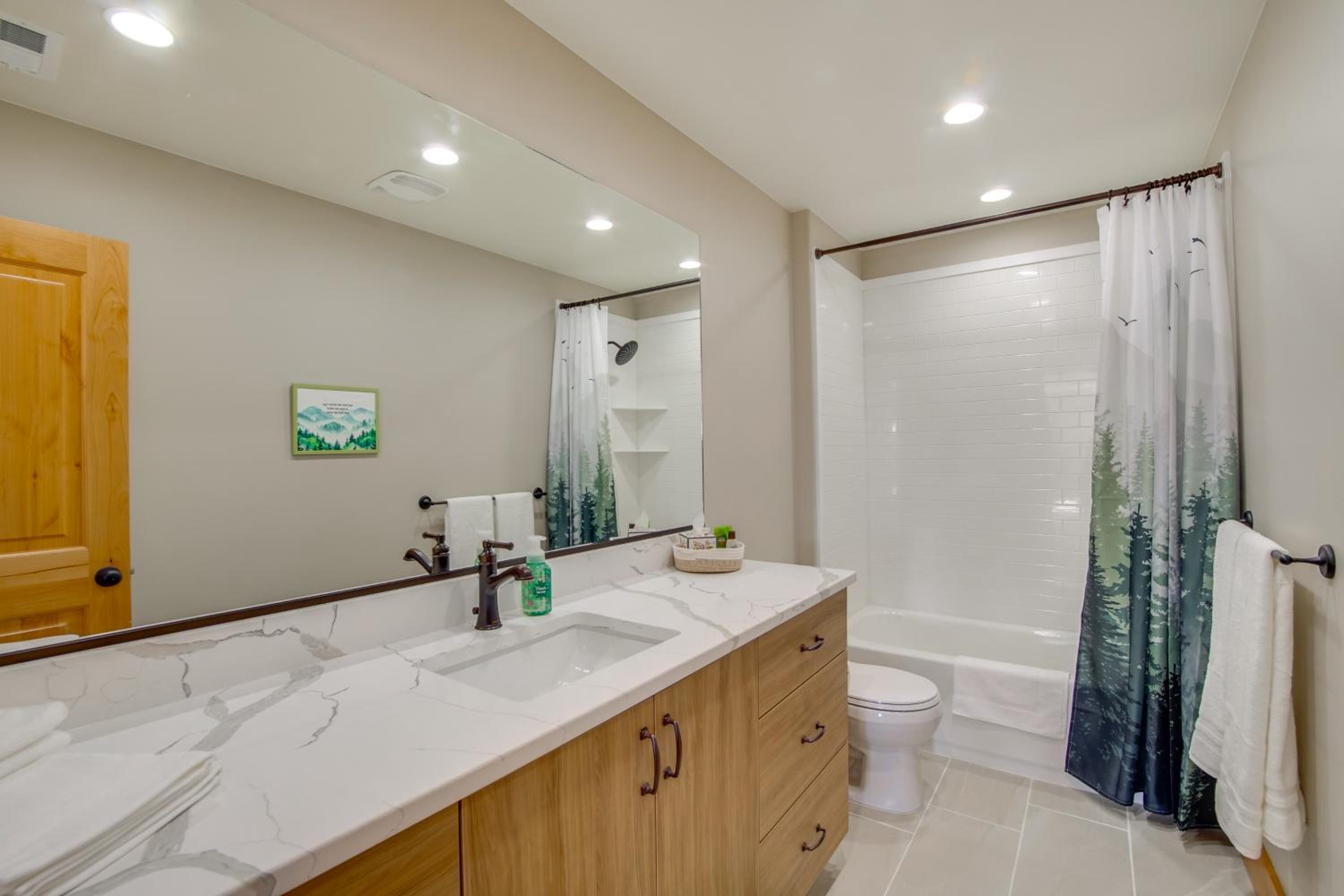 5 Mins to Brian Head Resort Family Gem with Views