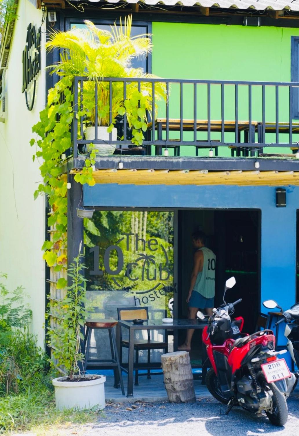 The 10 Club Hostel