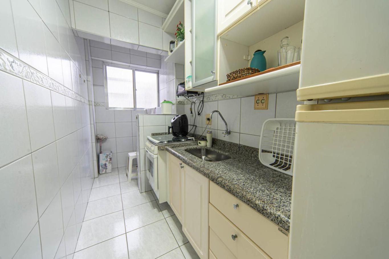 Apto com Wi Fi e Garagem a 240 metros da Praia