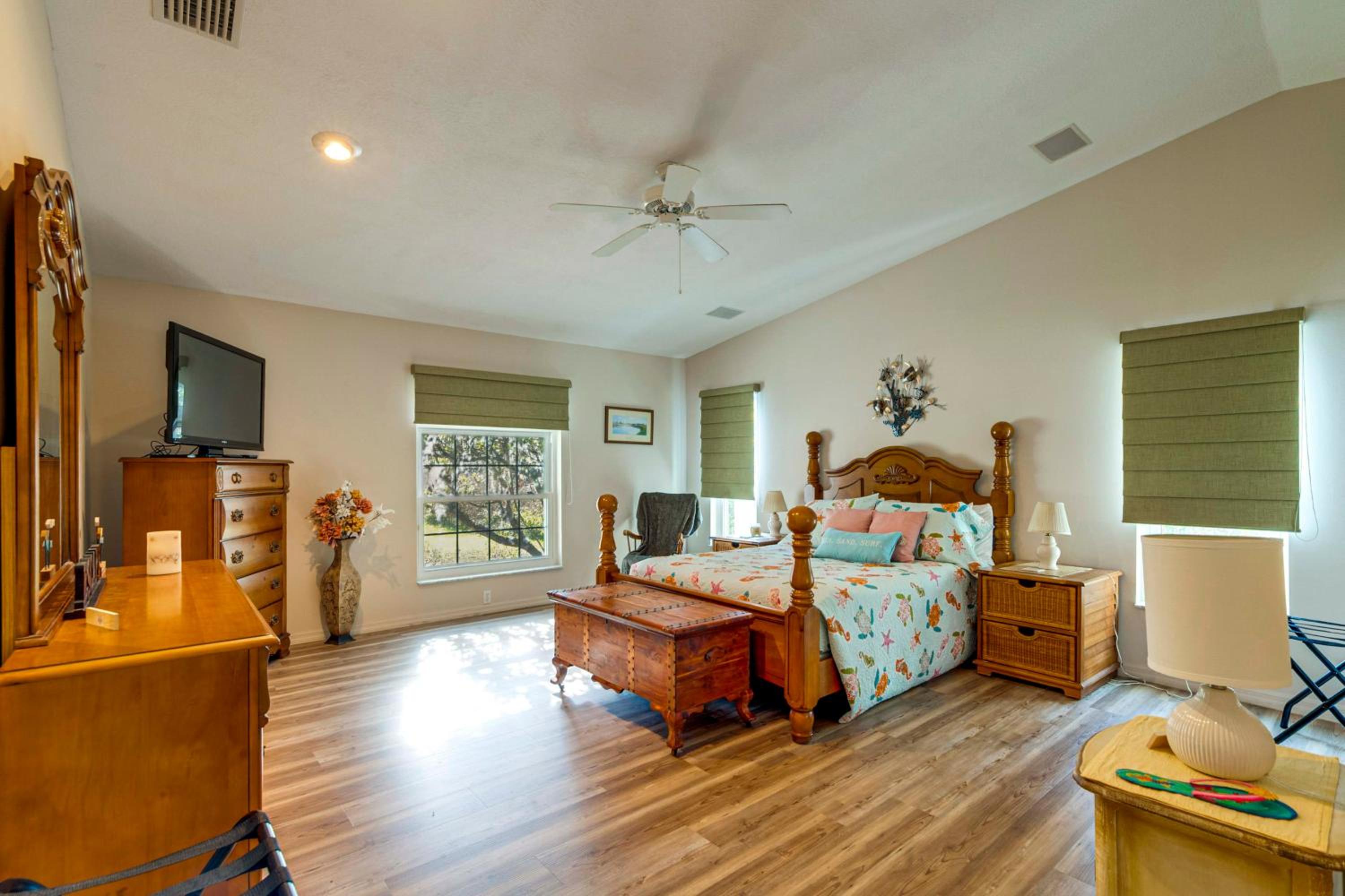 Spacious Hernando Home Community Pool and Lake!