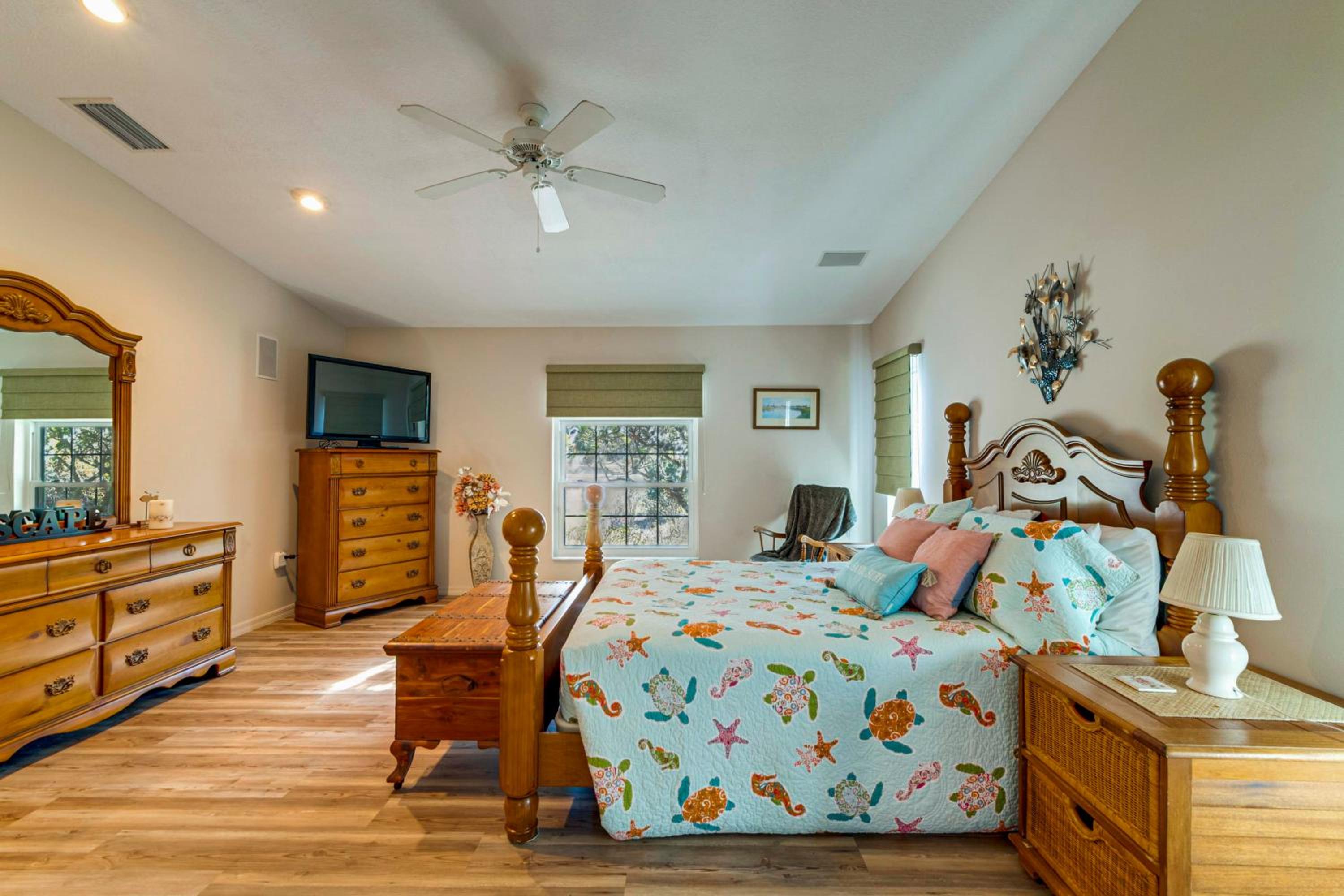 Spacious Hernando Home Community Pool and Lake!