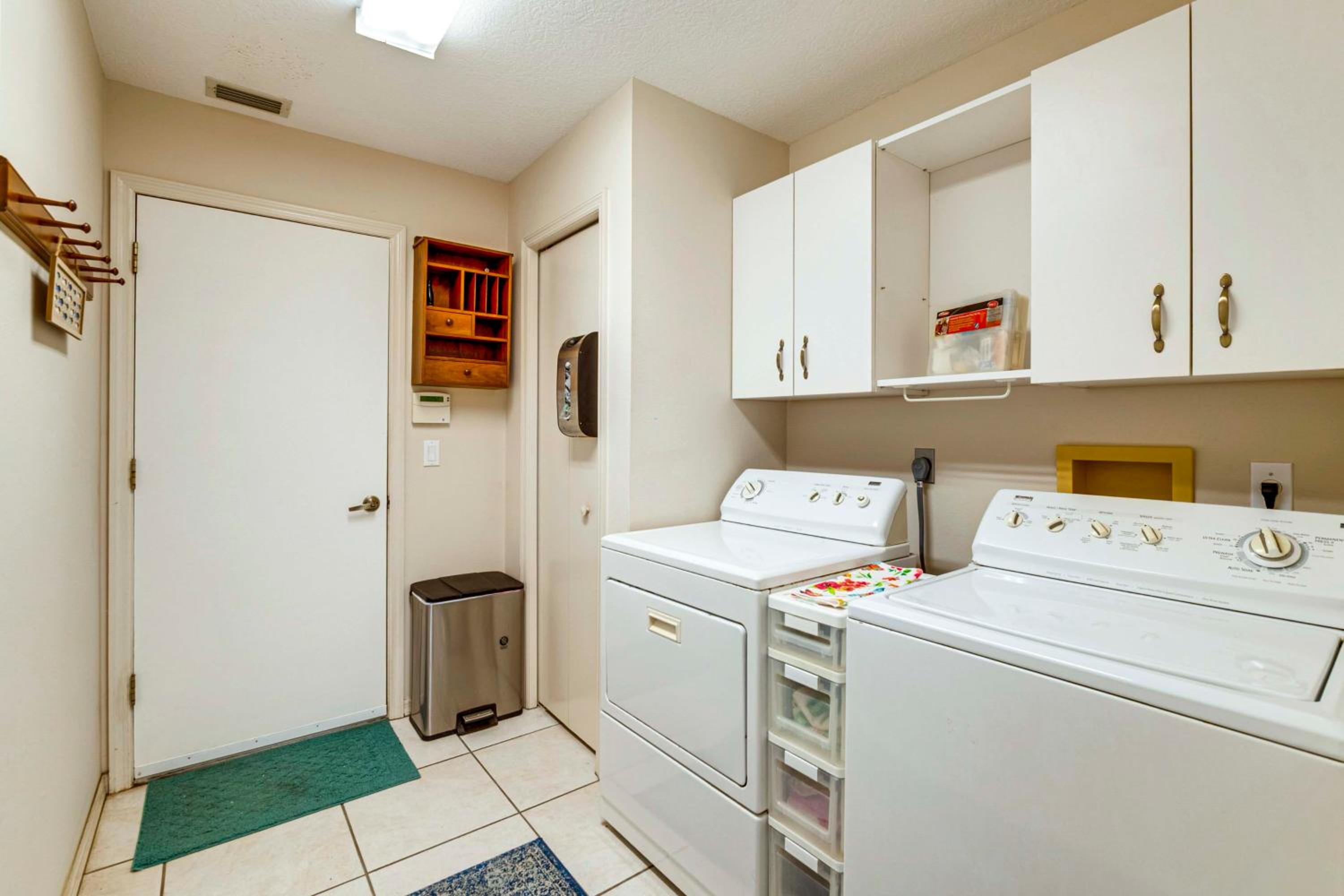 Spacious Hernando Home Community Pool and Lake!