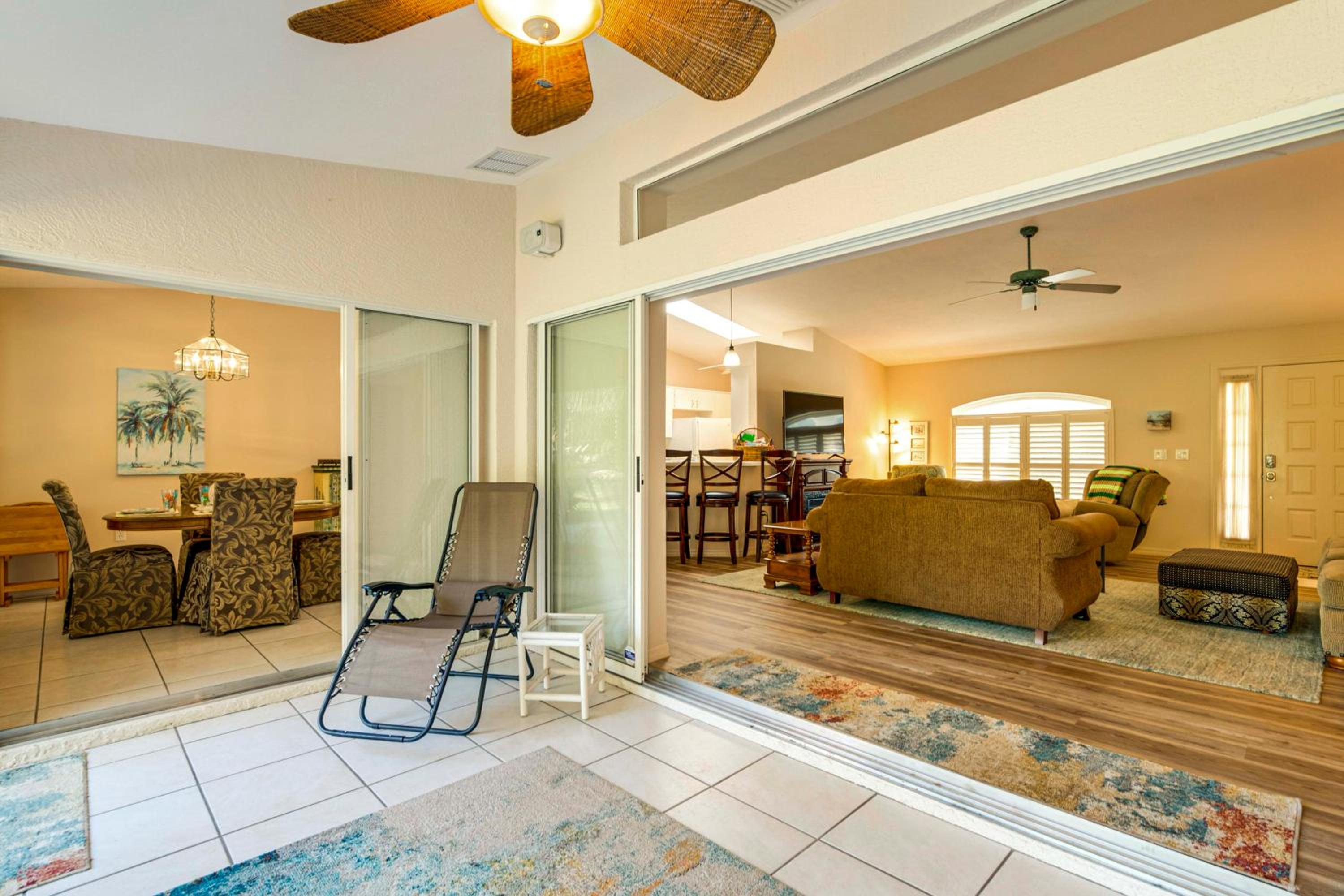 Spacious Hernando Home Community Pool and Lake!