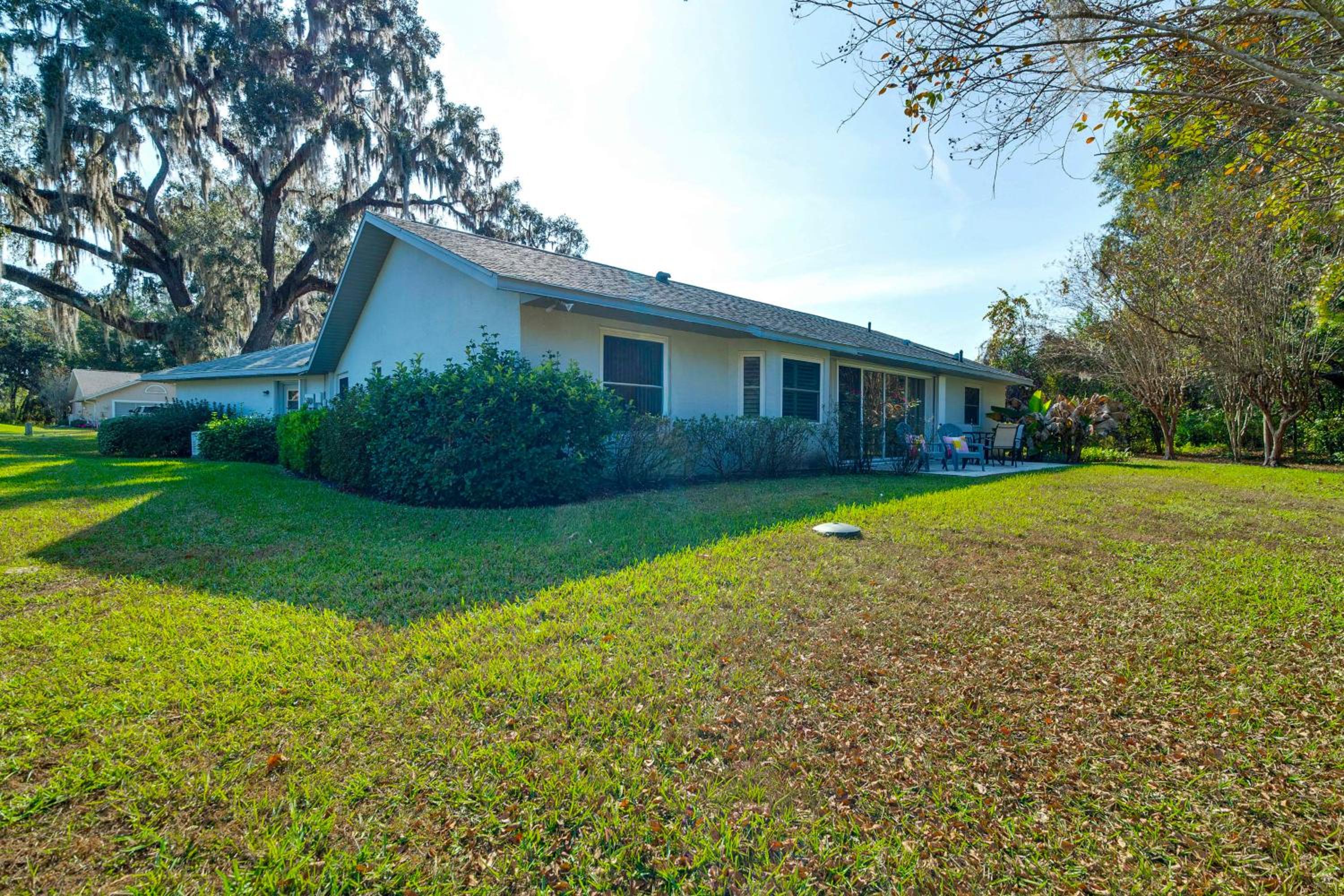 Spacious Hernando Home Community Pool and Lake!