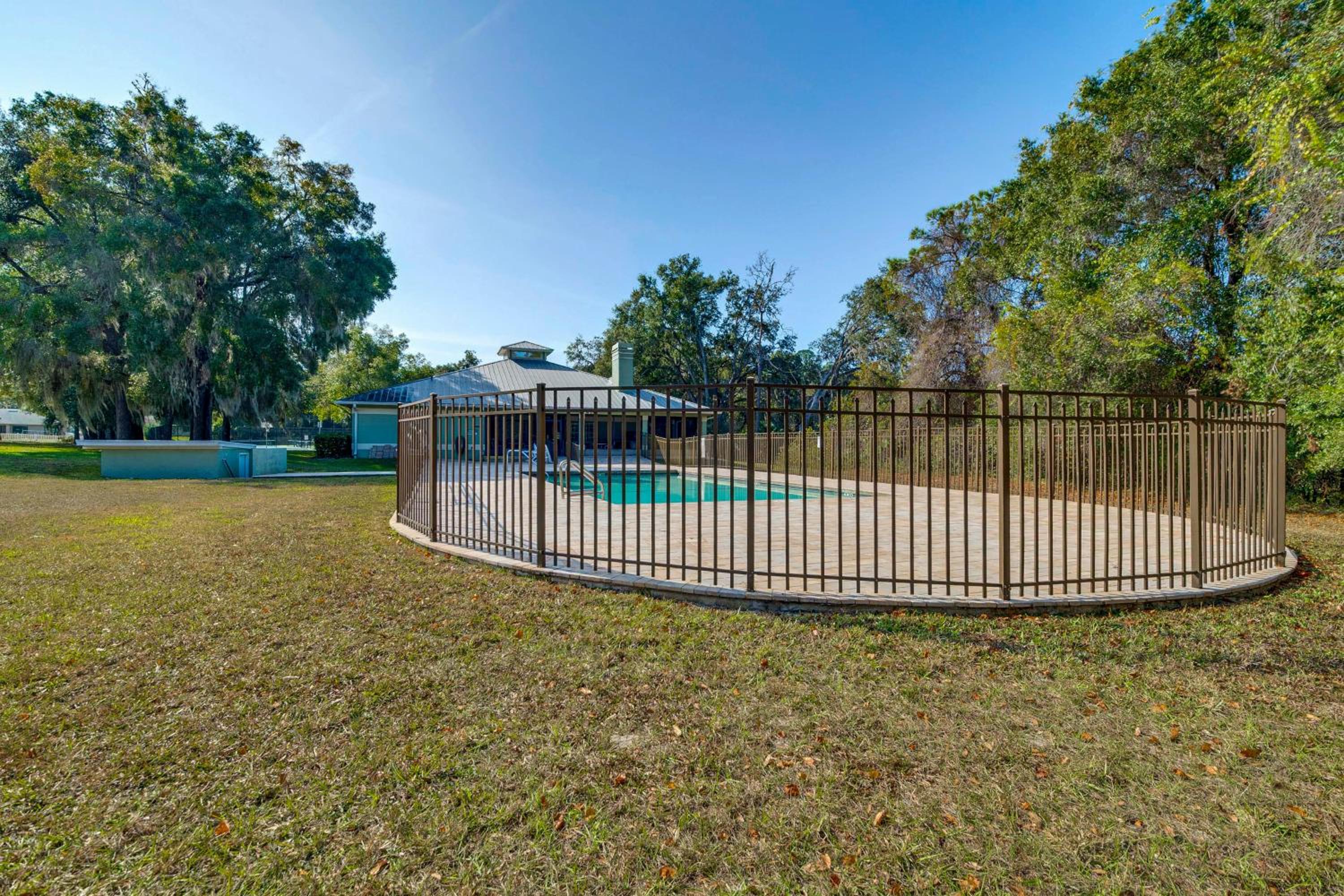 Spacious Hernando Home Community Pool and Lake!