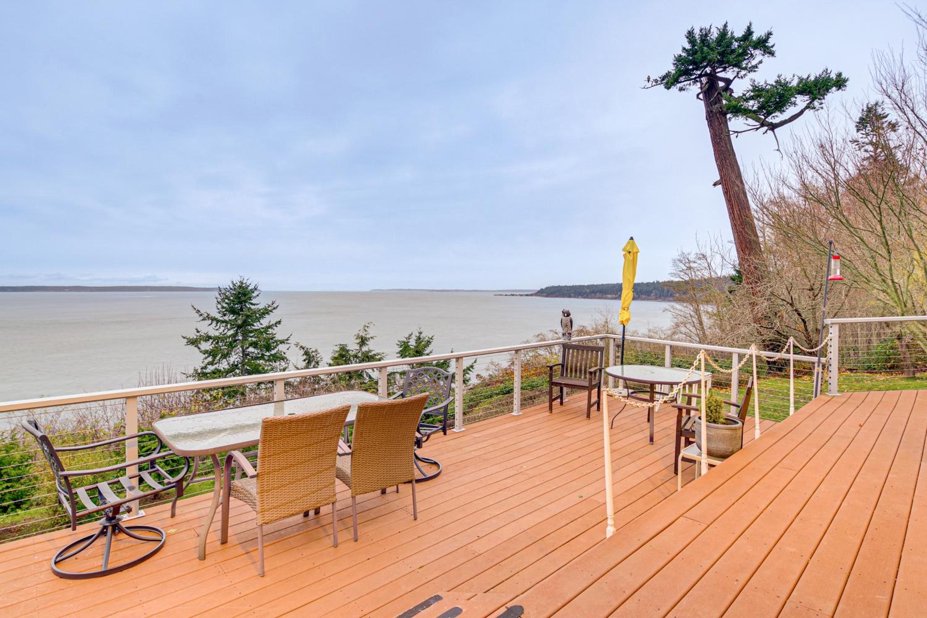 Uninterrupted Water Views! Whidbey Island Getaway
