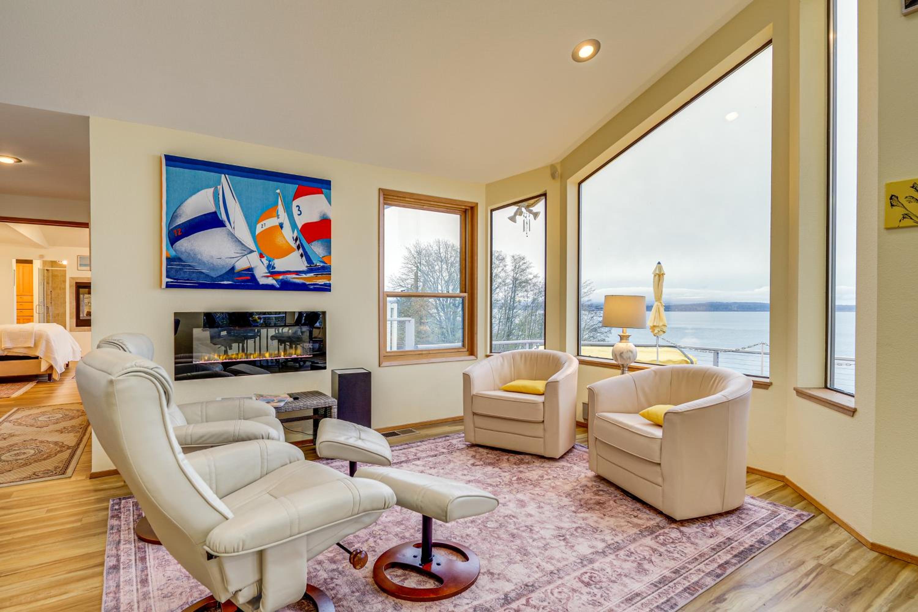 Uninterrupted Water Views! Whidbey Island Getaway