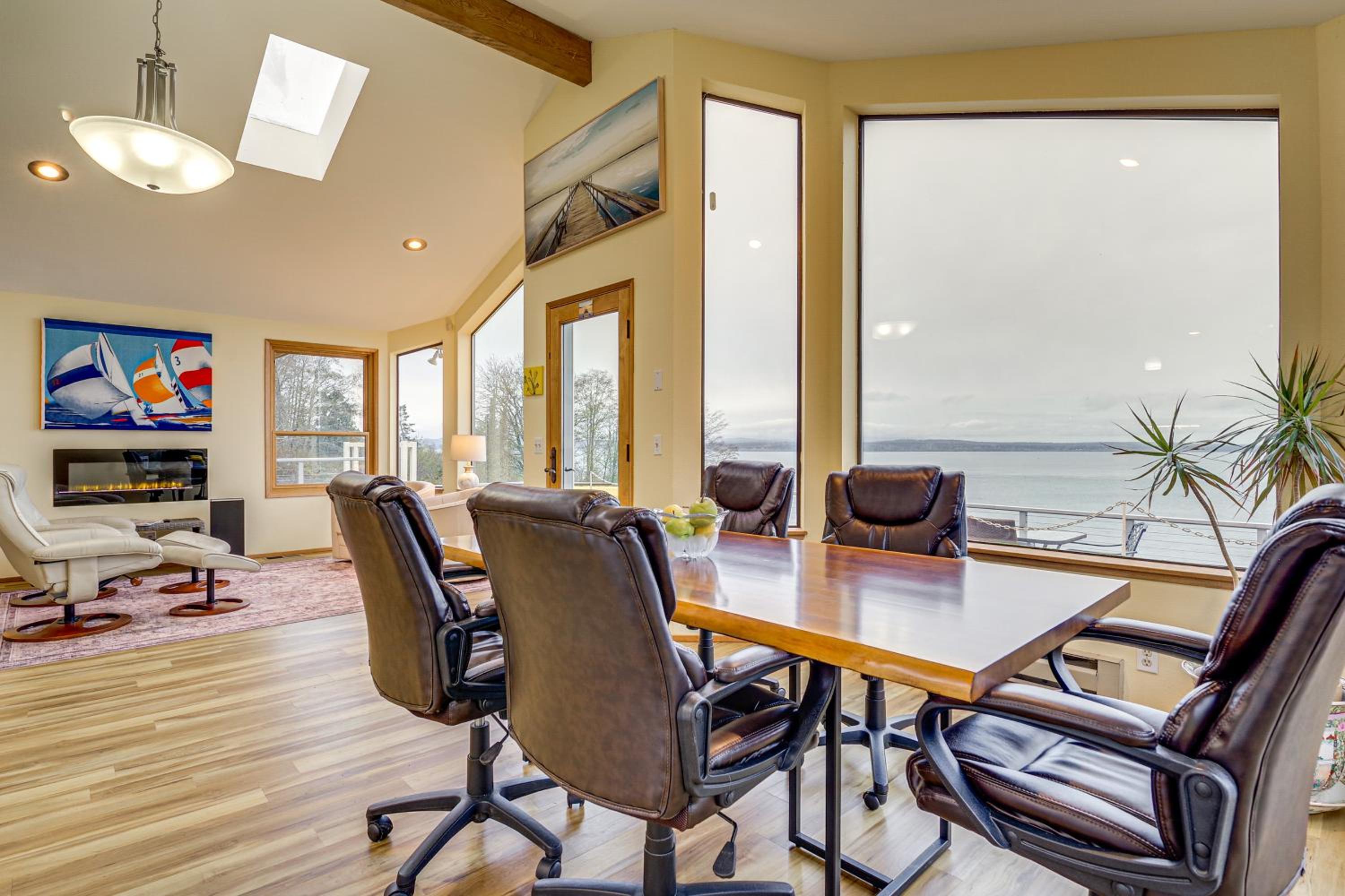 Uninterrupted Water Views! Whidbey Island Getaway