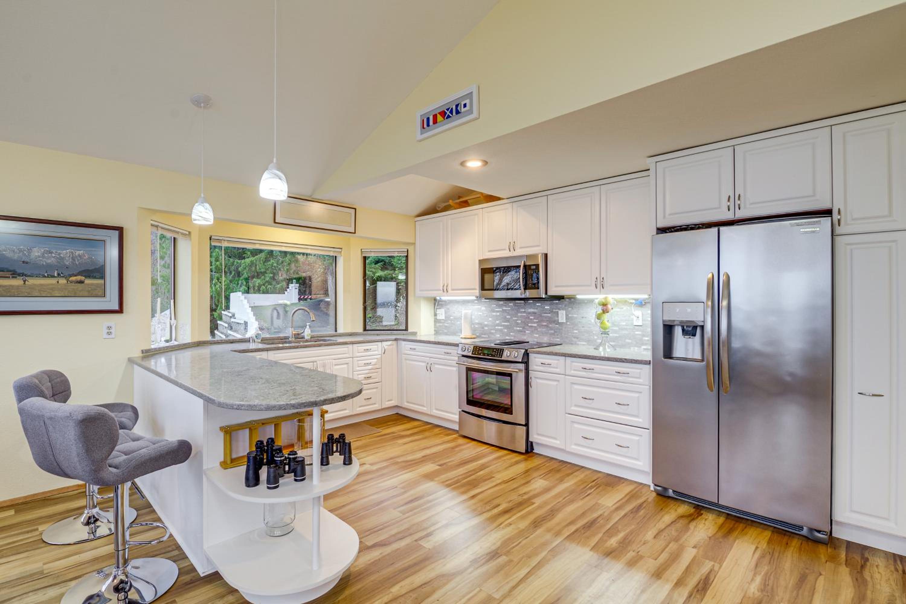 Uninterrupted Water Views! Whidbey Island Getaway