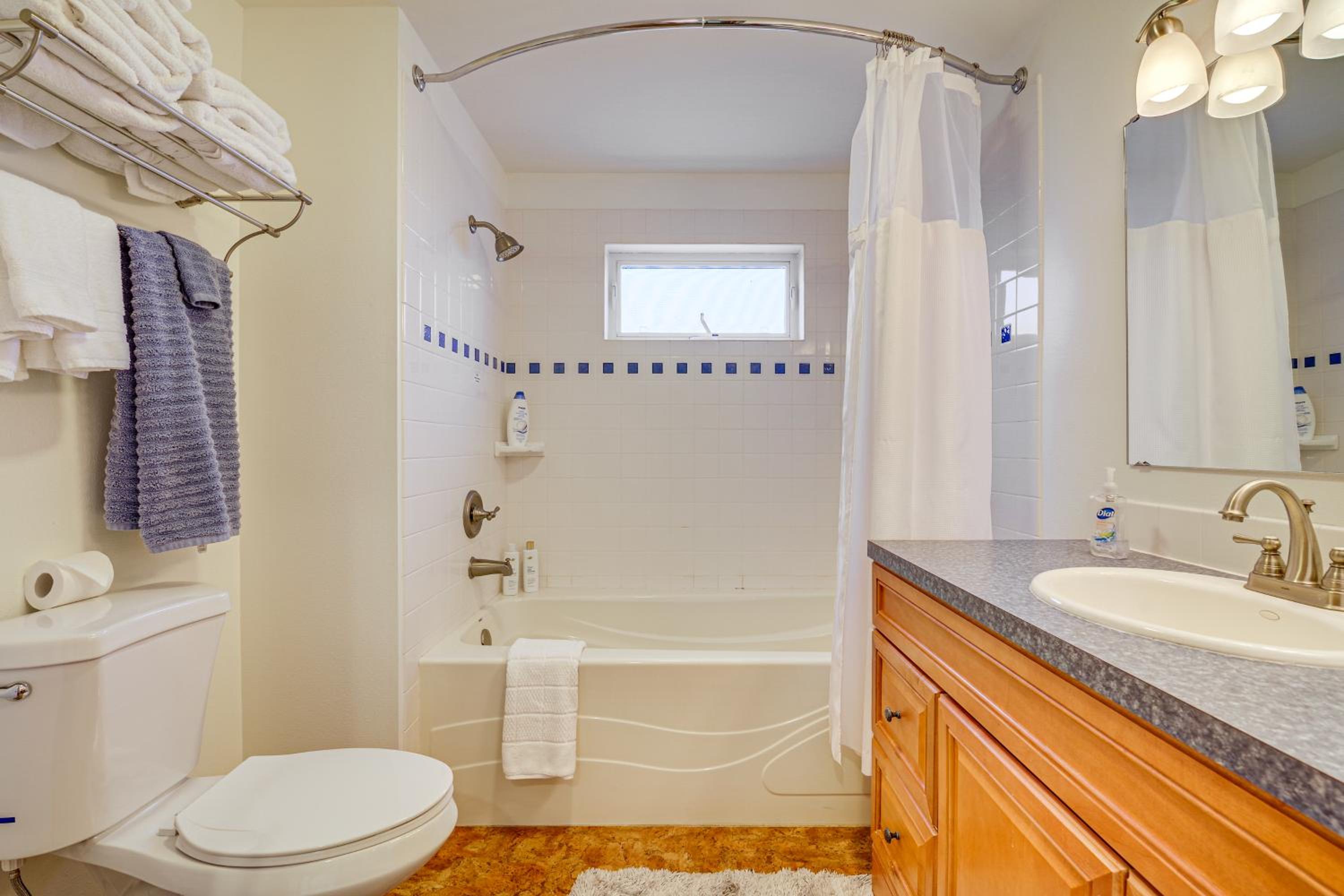 Uninterrupted Water Views! Whidbey Island Getaway