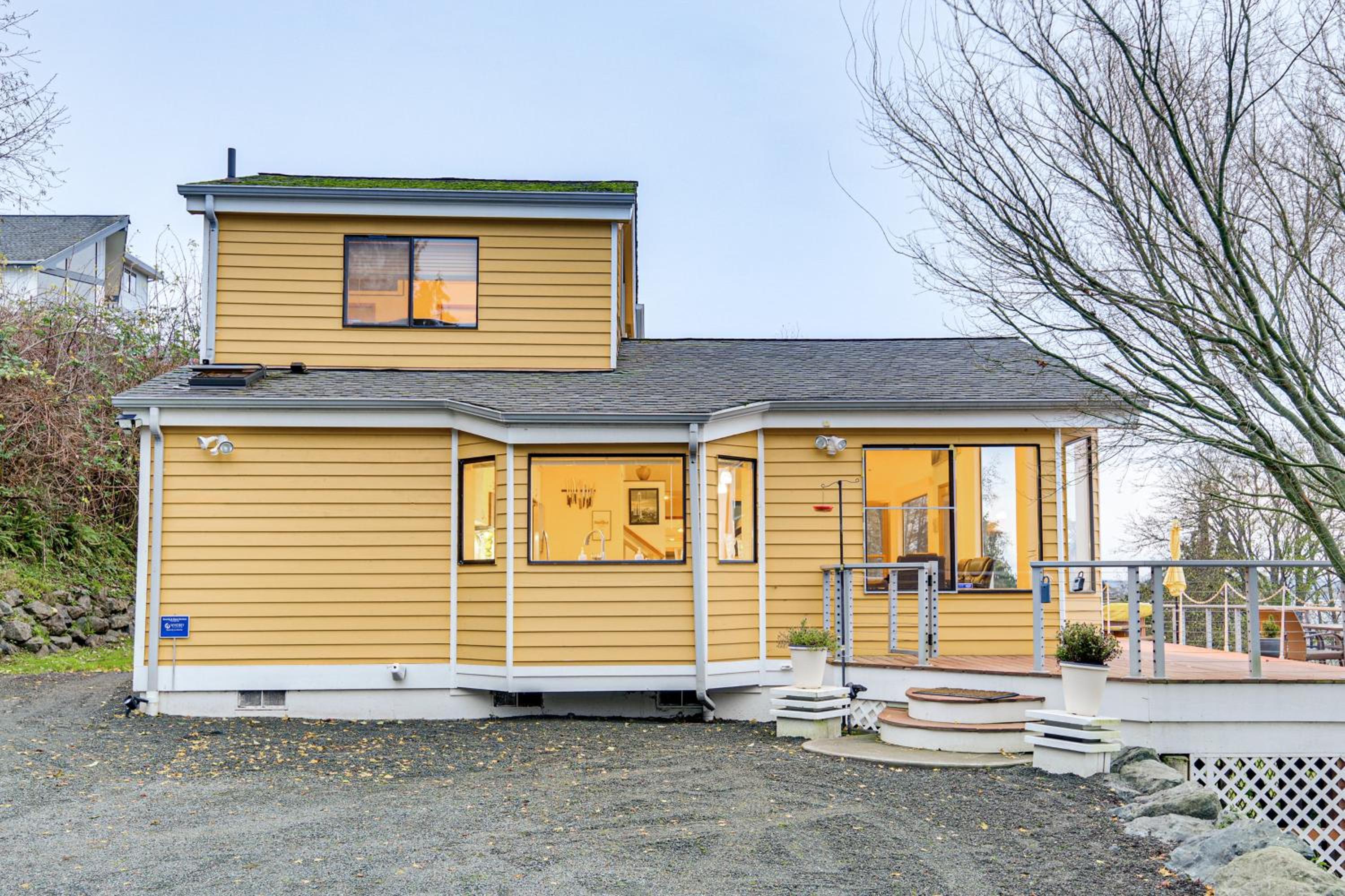 Uninterrupted Water Views! Whidbey Island Getaway