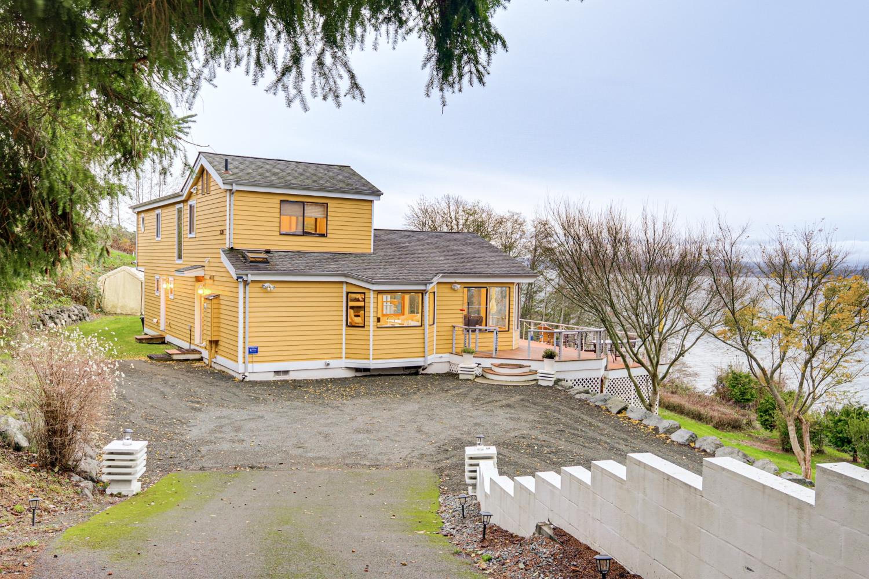 Uninterrupted Water Views! Whidbey Island Getaway