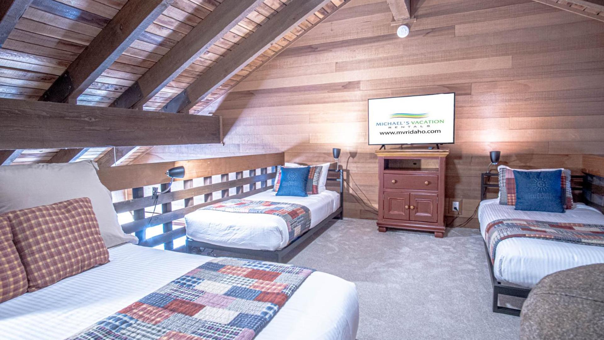 Snow Creek 1557 - Pool & Hot Tub + Ski-in/Ski-out