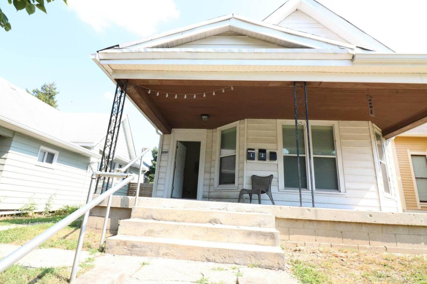 Downtown 1BR Stay Walk to Cafes & Parks