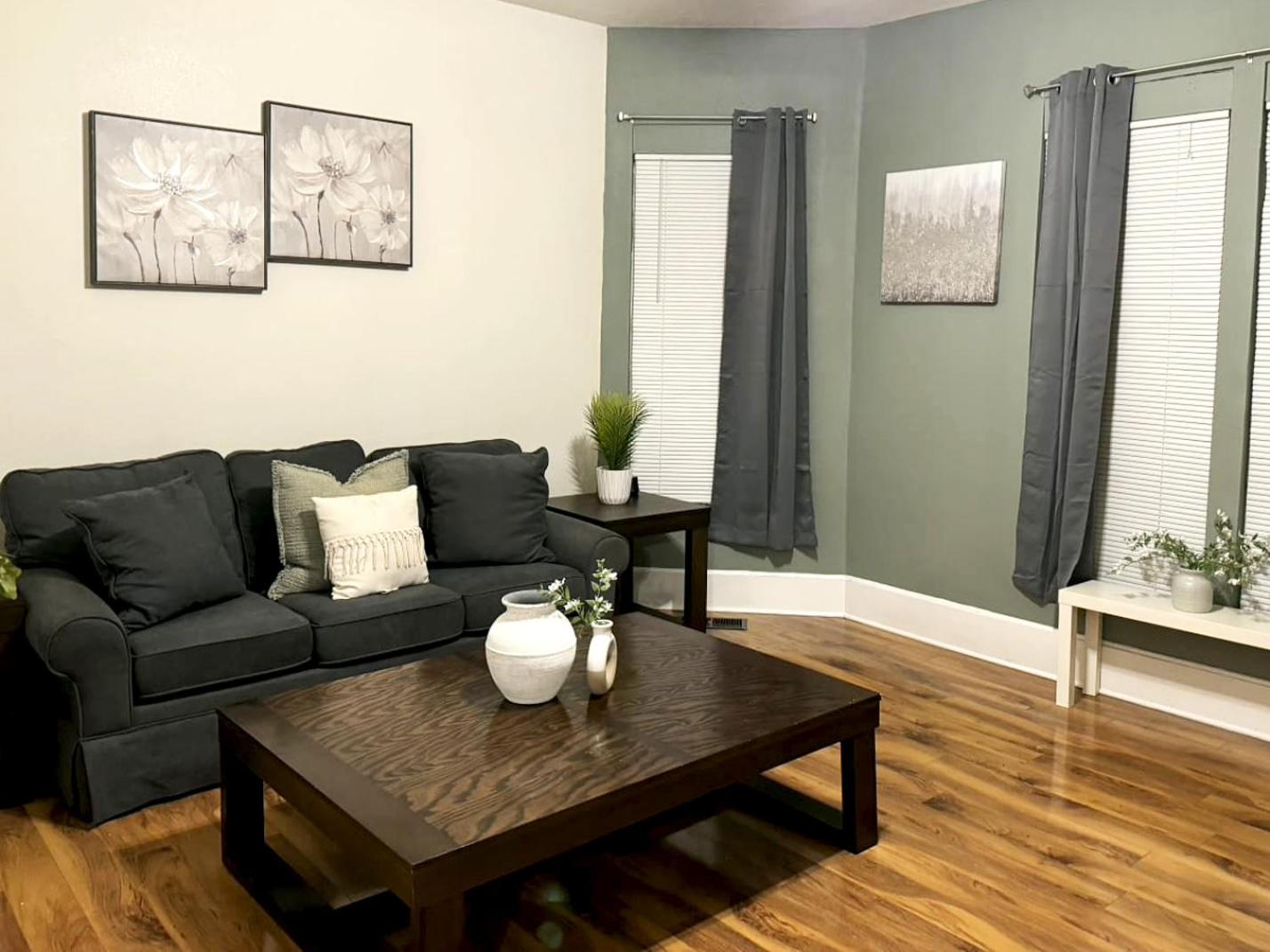 Downtown 1BR Stay Walk to Cafes & Parks