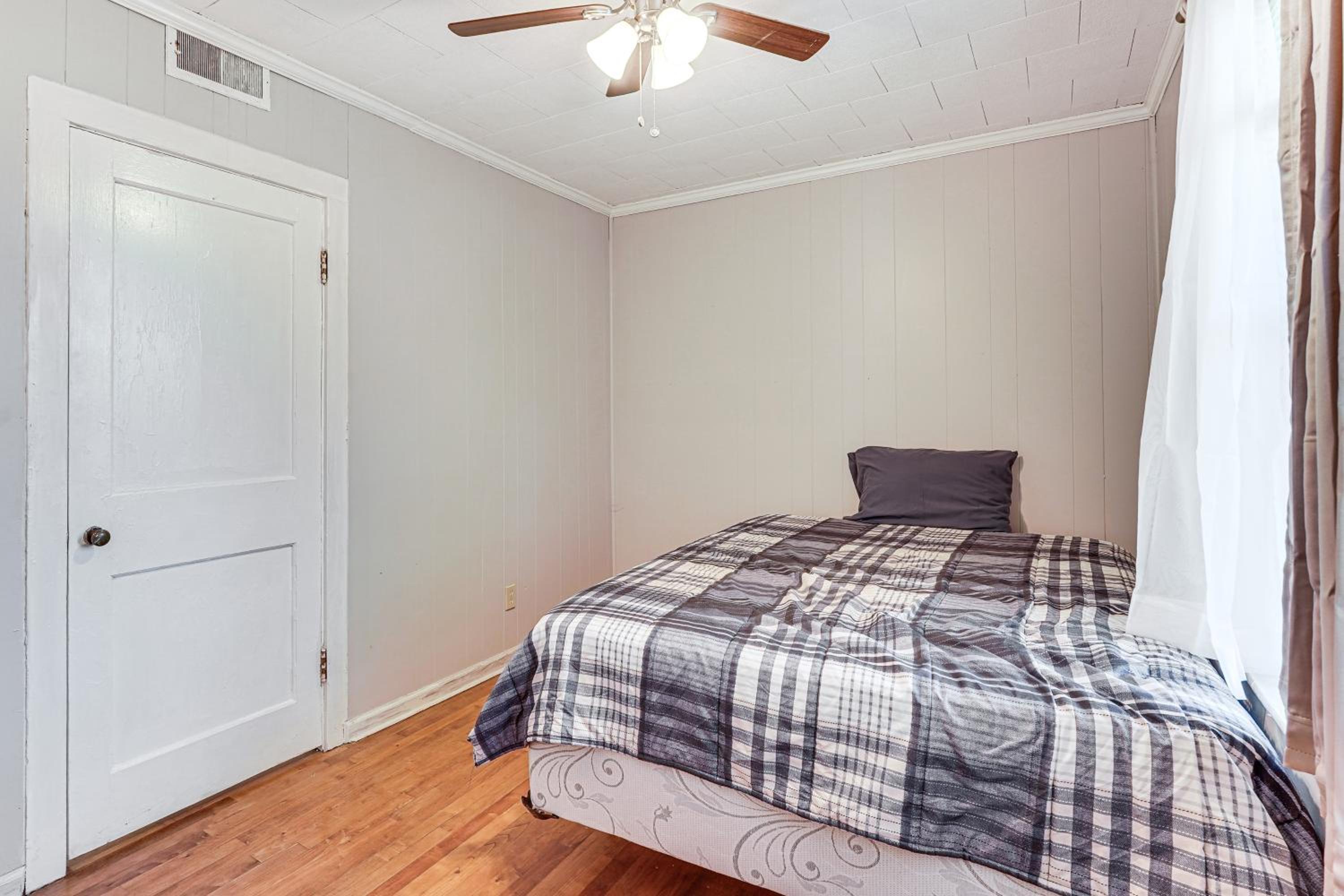 Walk to AH Stephens State Park! Pet-Friendly Home