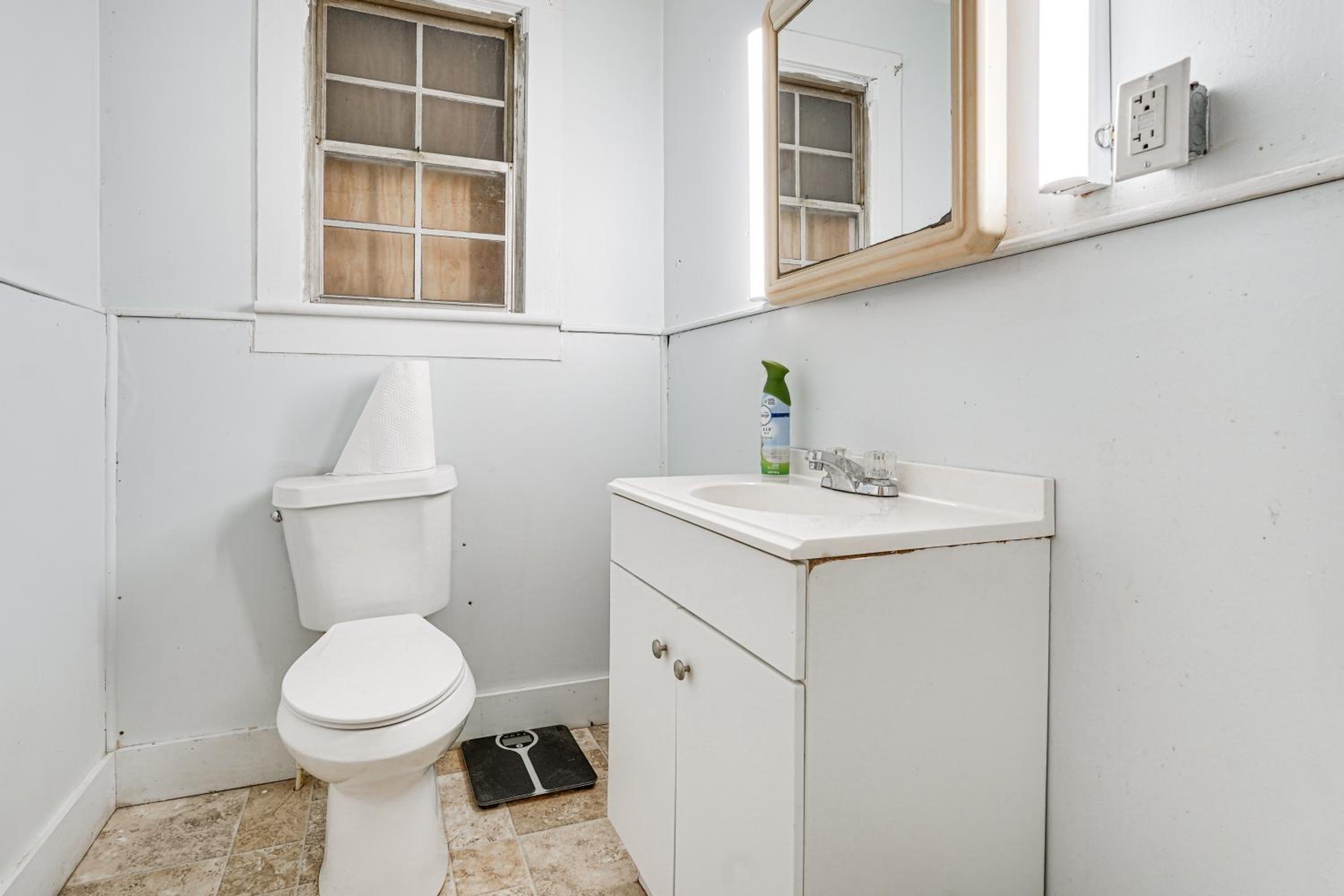Walk to AH Stephens State Park! Pet-Friendly Home