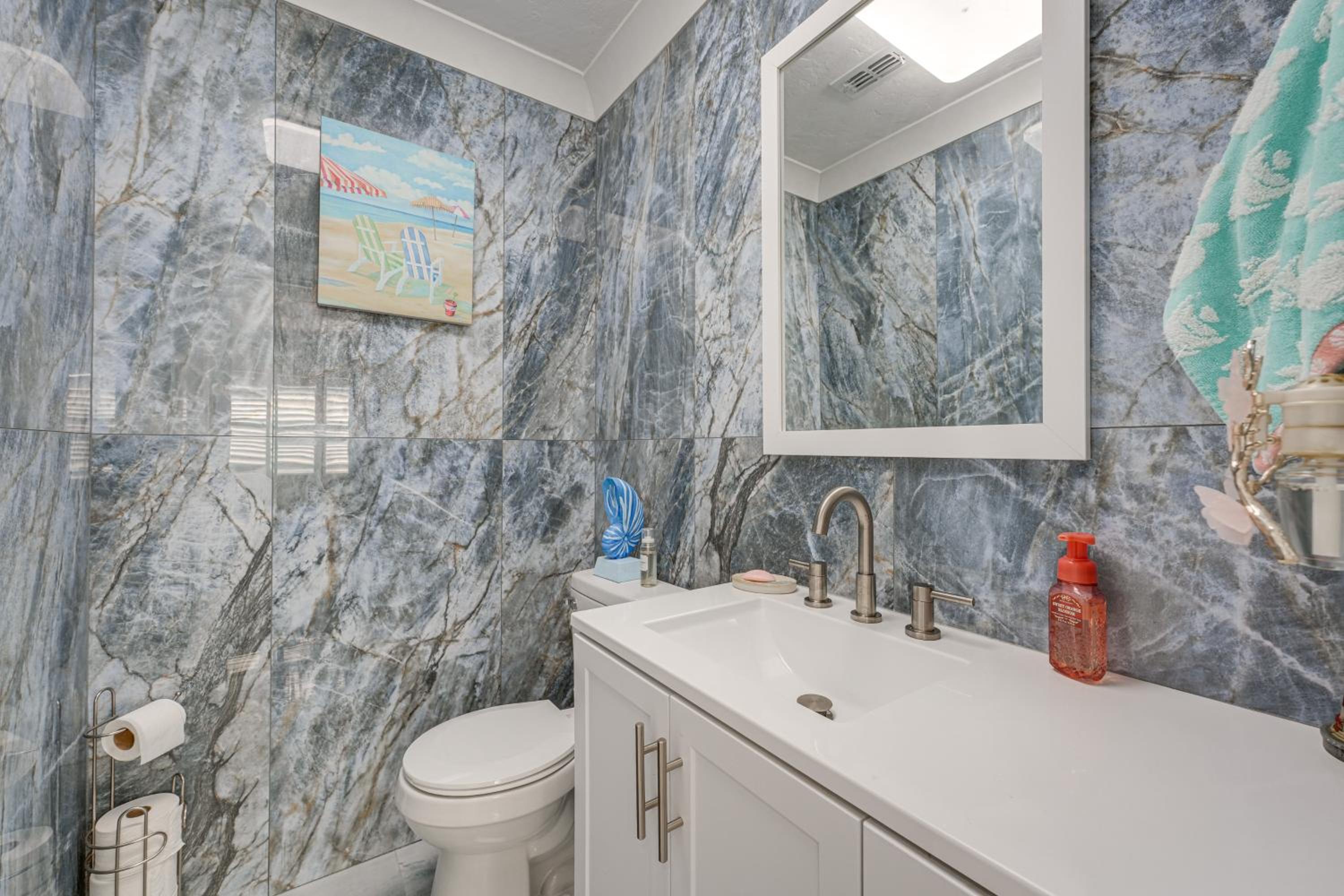 Steps to Madeira Beach! Modern Family Getaway