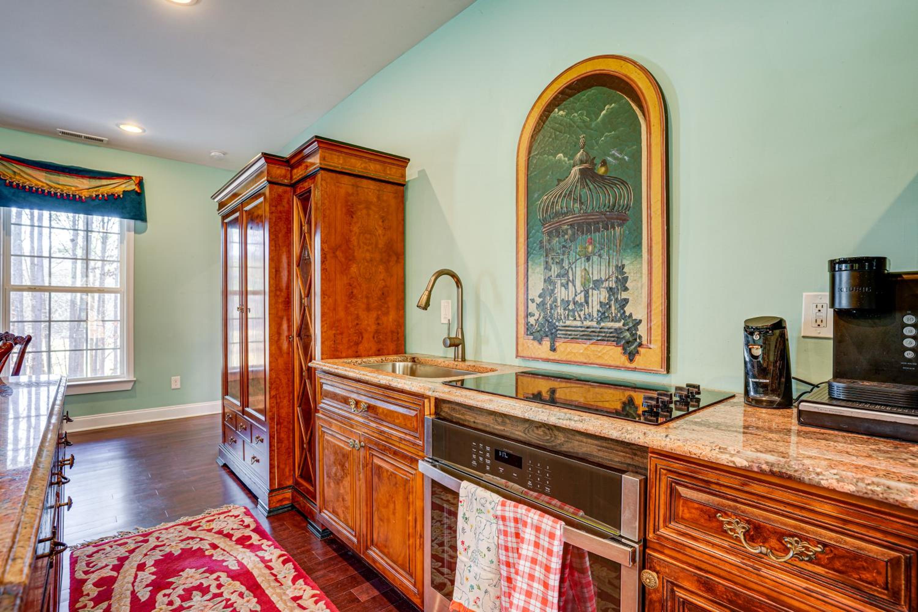 Hike, Fish and Explore Chattanooga! Lake-View Home