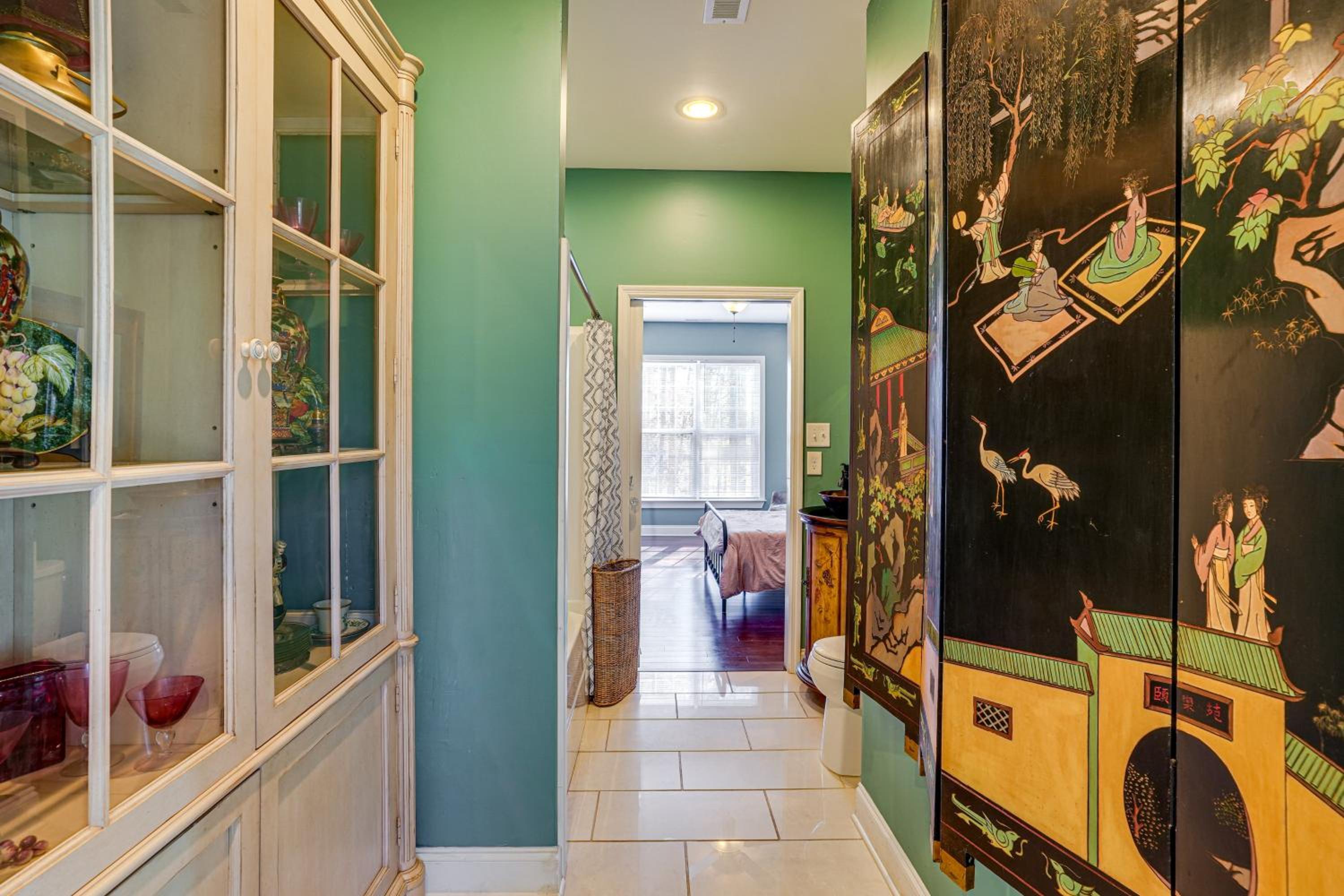 Hike, Fish and Explore Chattanooga! Lake-View Home