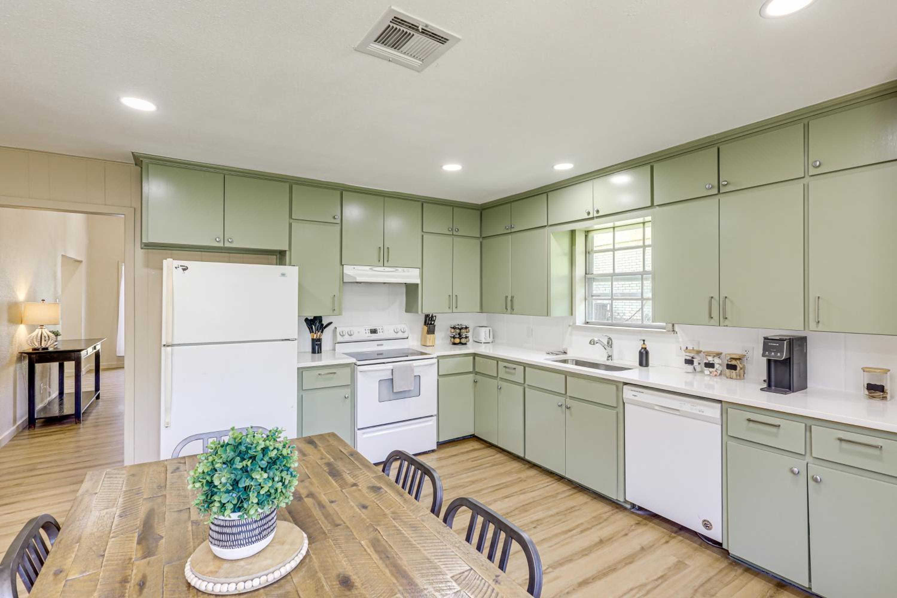 3 Mi to Dtwn Temple Group-Ready Home with Yard