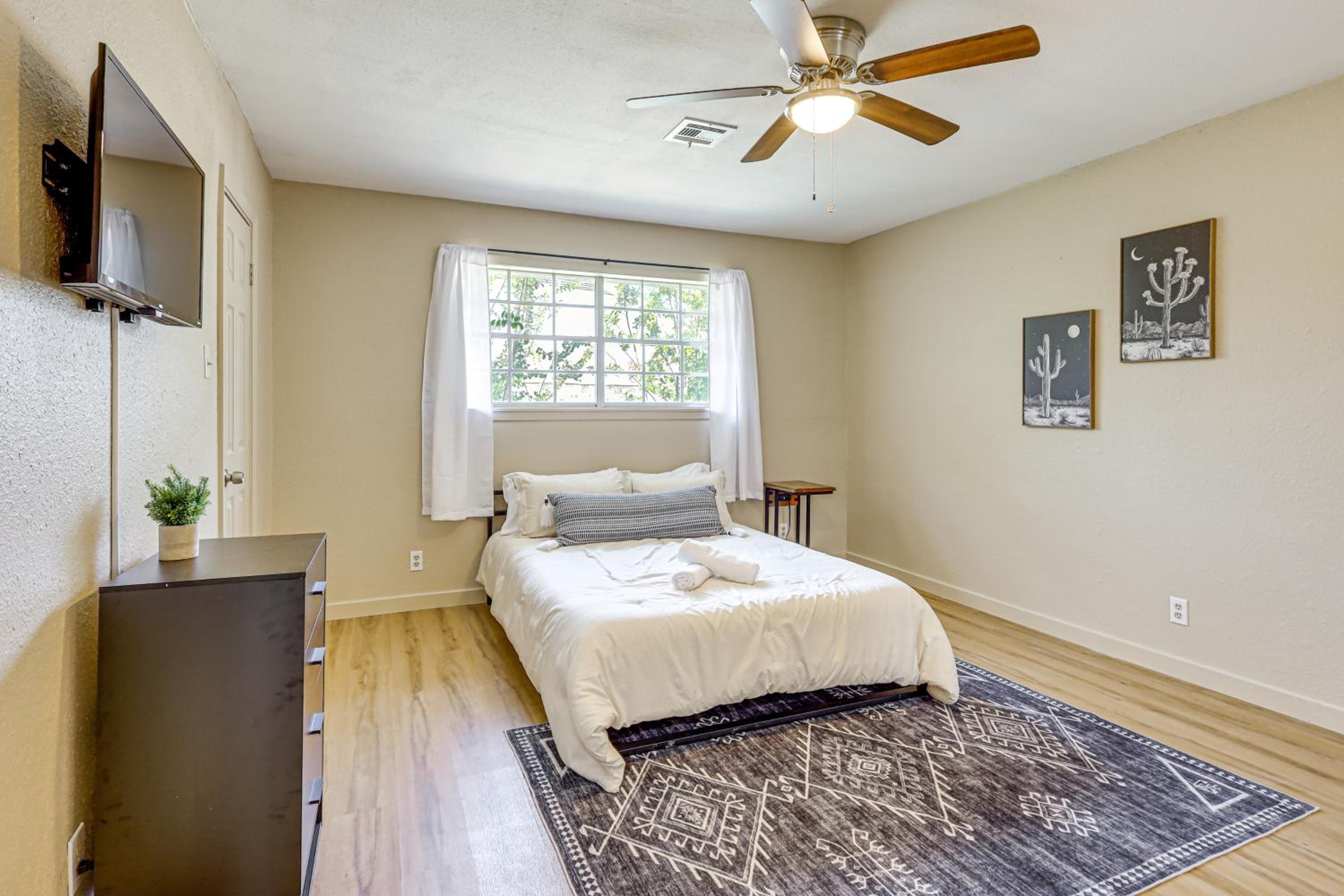 3 Mi to Dtwn Temple Group-Ready Home with Yard