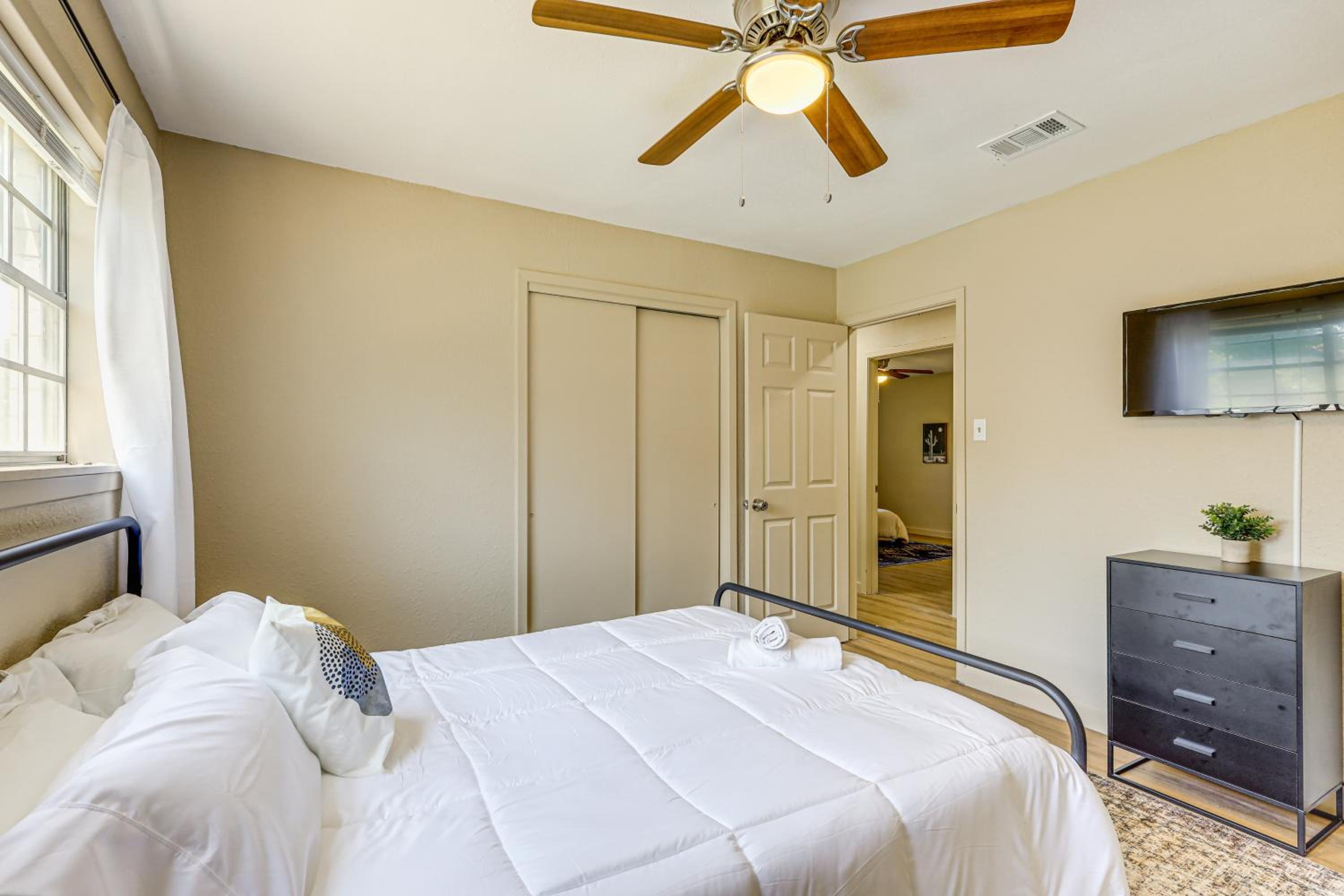 3 Mi to Dtwn Temple Group-Ready Home with Yard