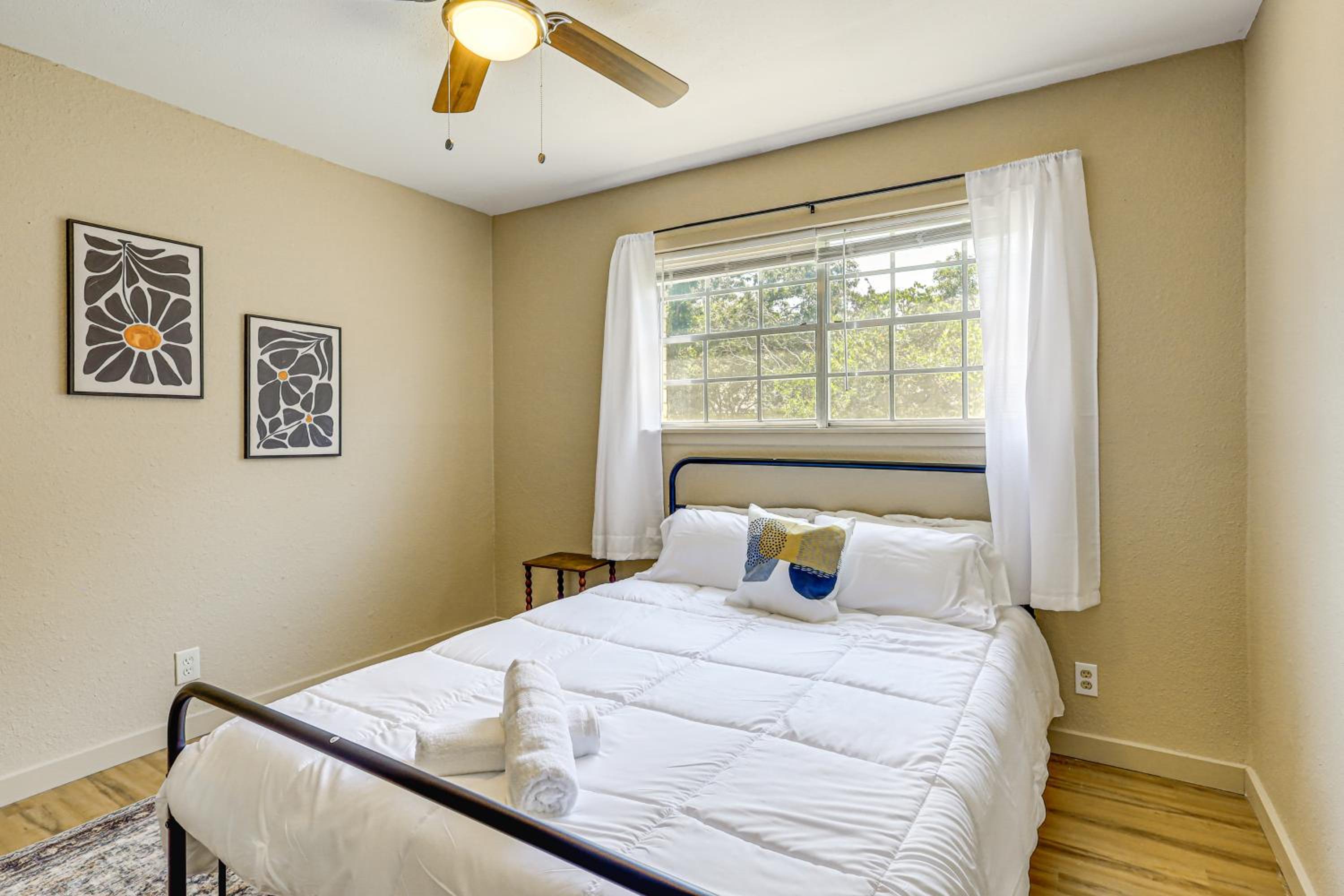 3 Mi to Dtwn Temple Group-Ready Home with Yard