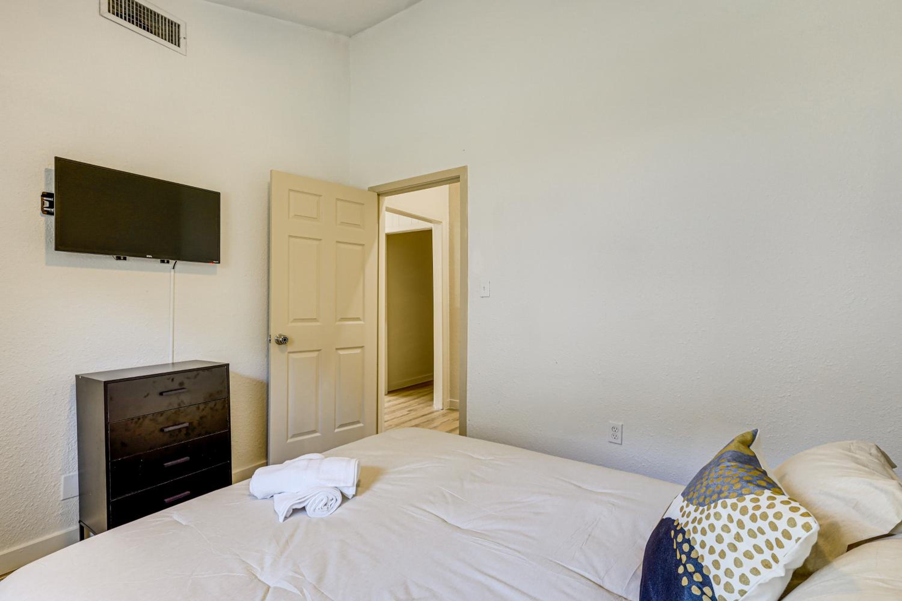 3 Mi to Dtwn Temple Group-Ready Home with Yard