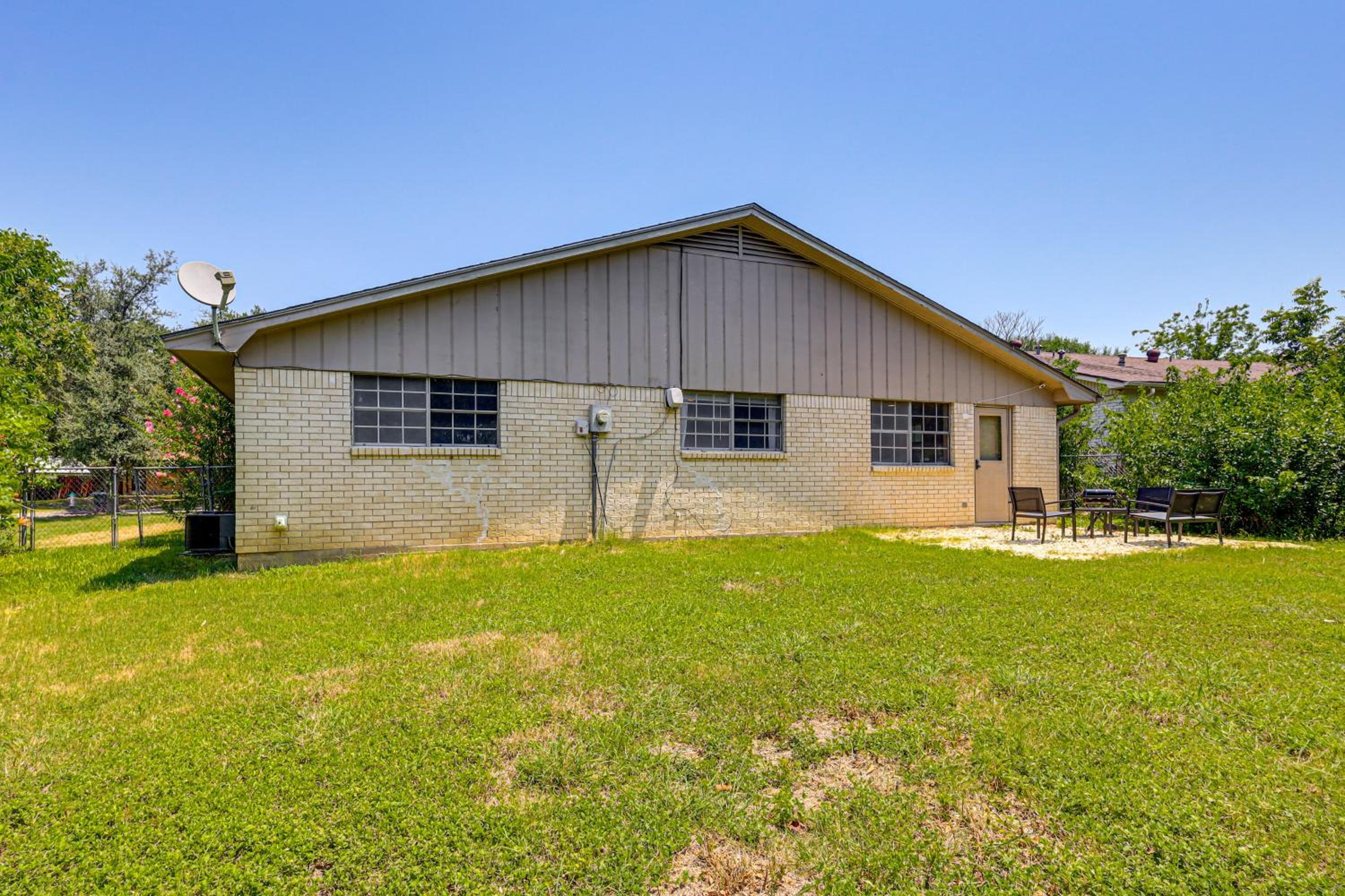 3 Mi to Dtwn Temple Group-Ready Home with Yard
