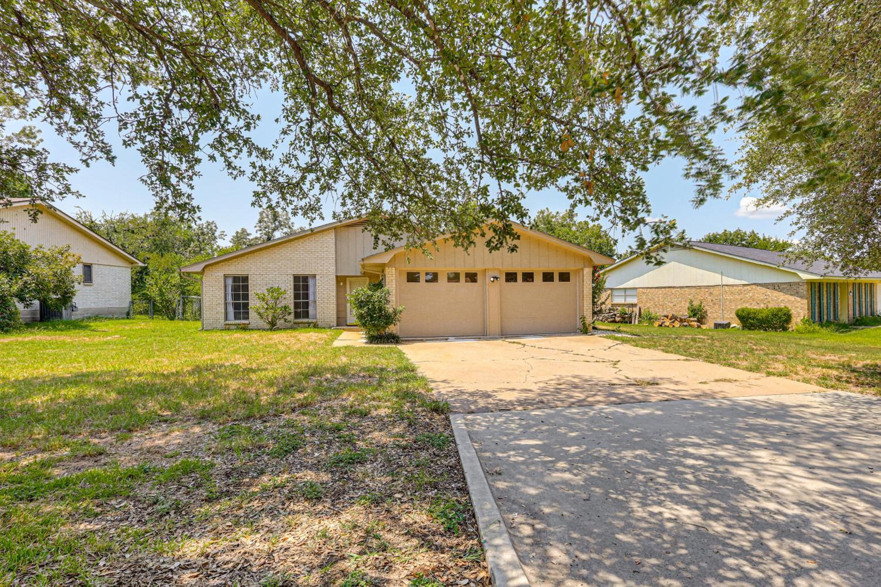 3 Mi to Dtwn Temple Group-Ready Home with Yard