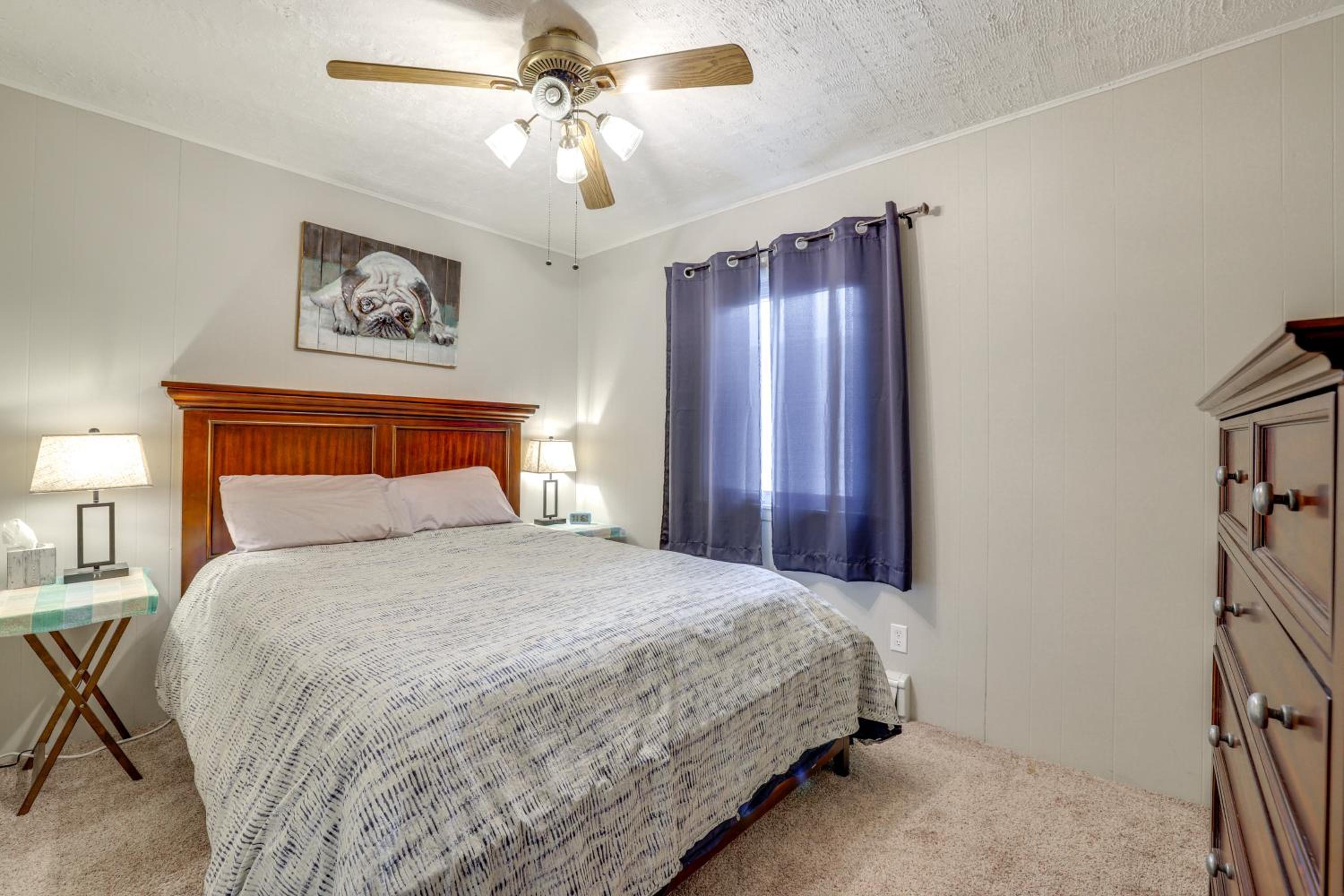 2 Mi to CMU! Quaint Bungalow with Fenced Backyard